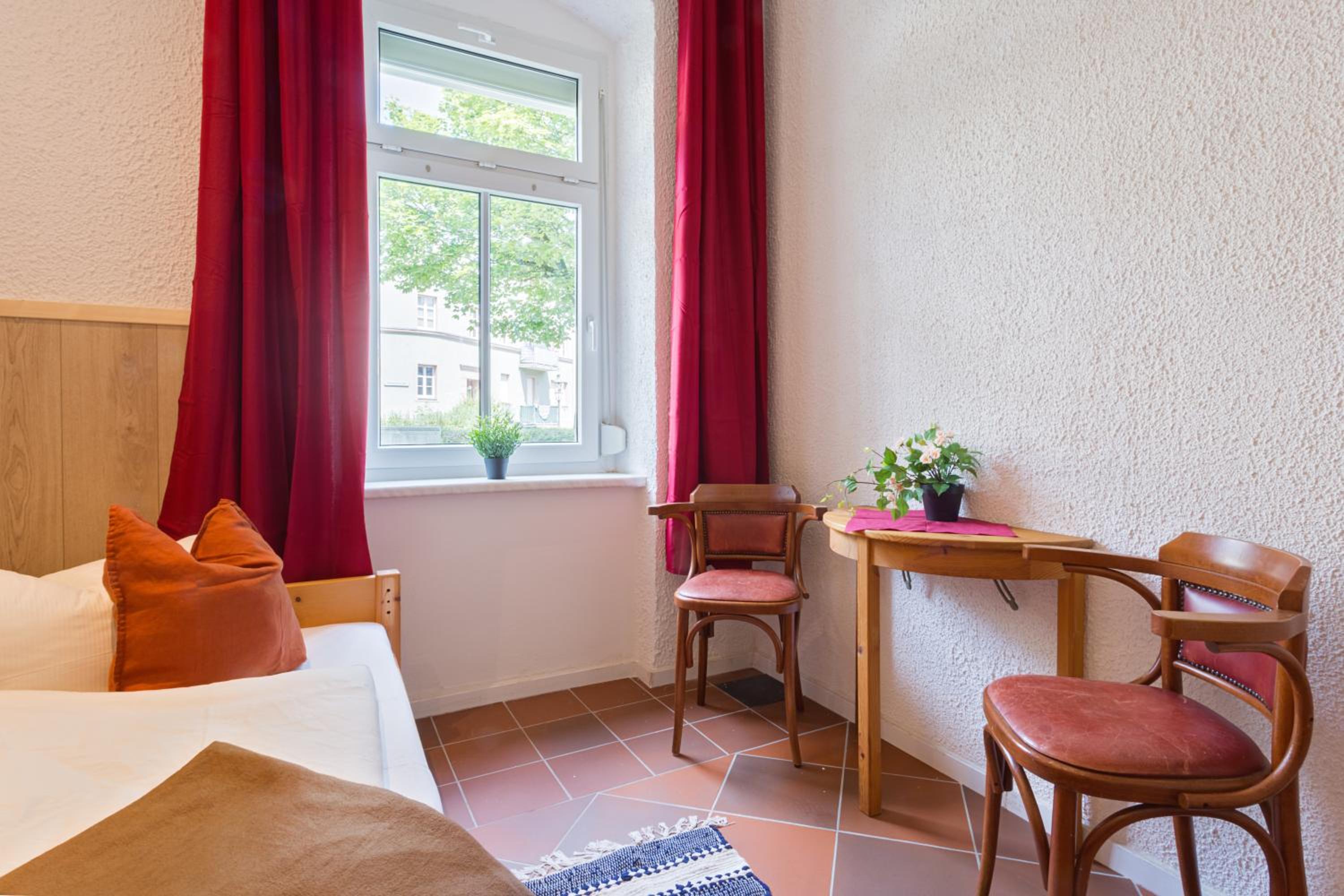 Single Room photo 2