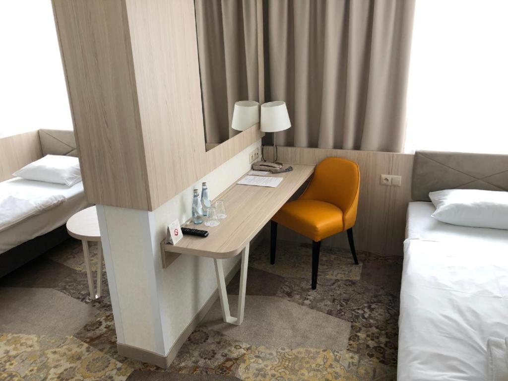 Standard Twin Room - Photo 4