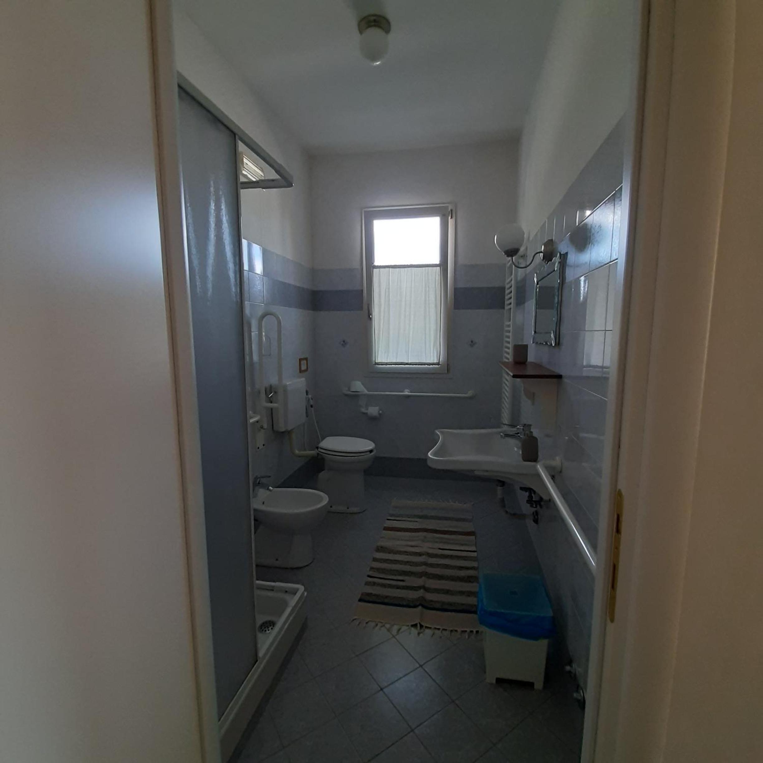 Large Double or Twin Room photo 3