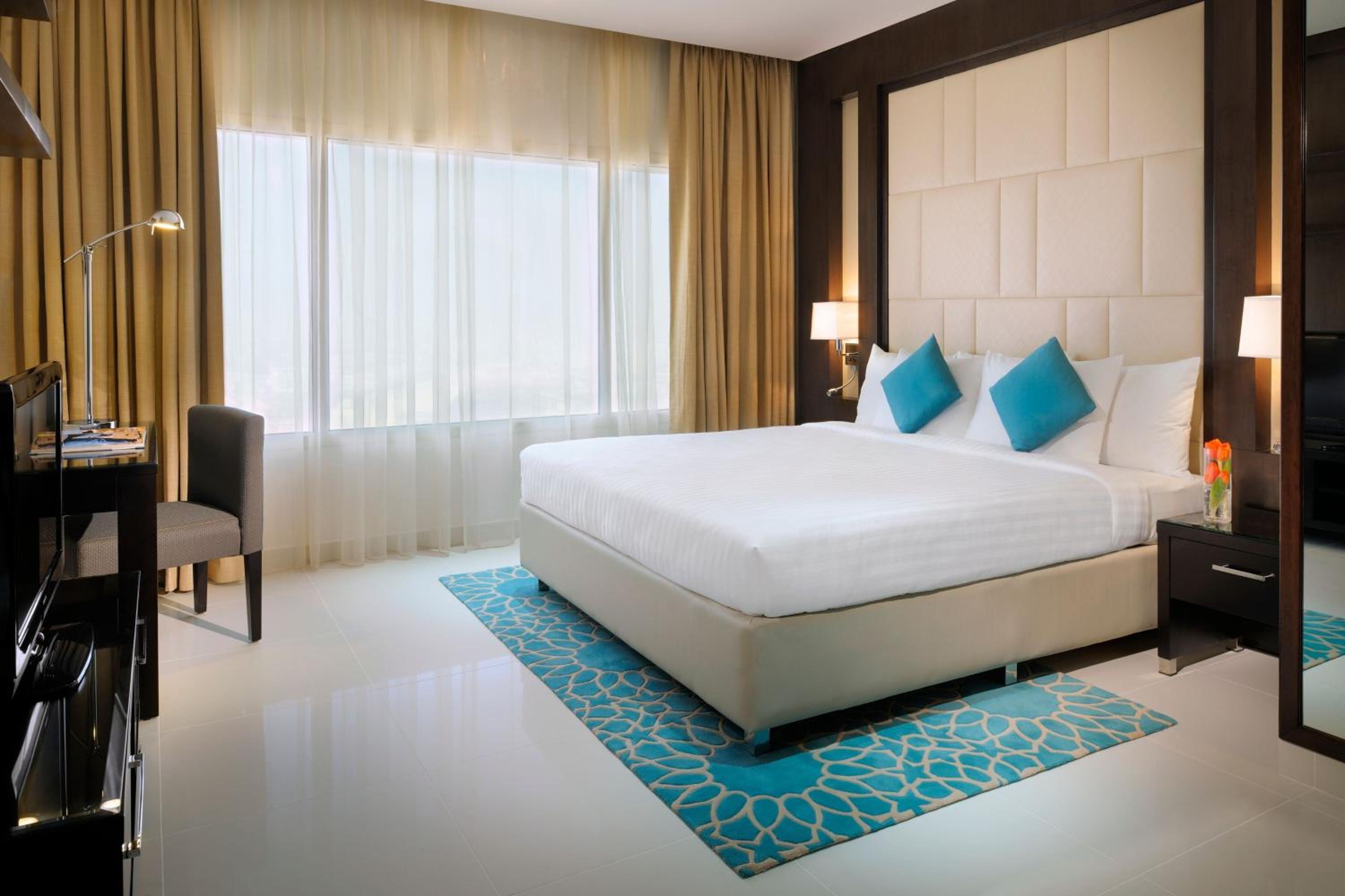 One-Bedroom Executive King Suite - Photo 1