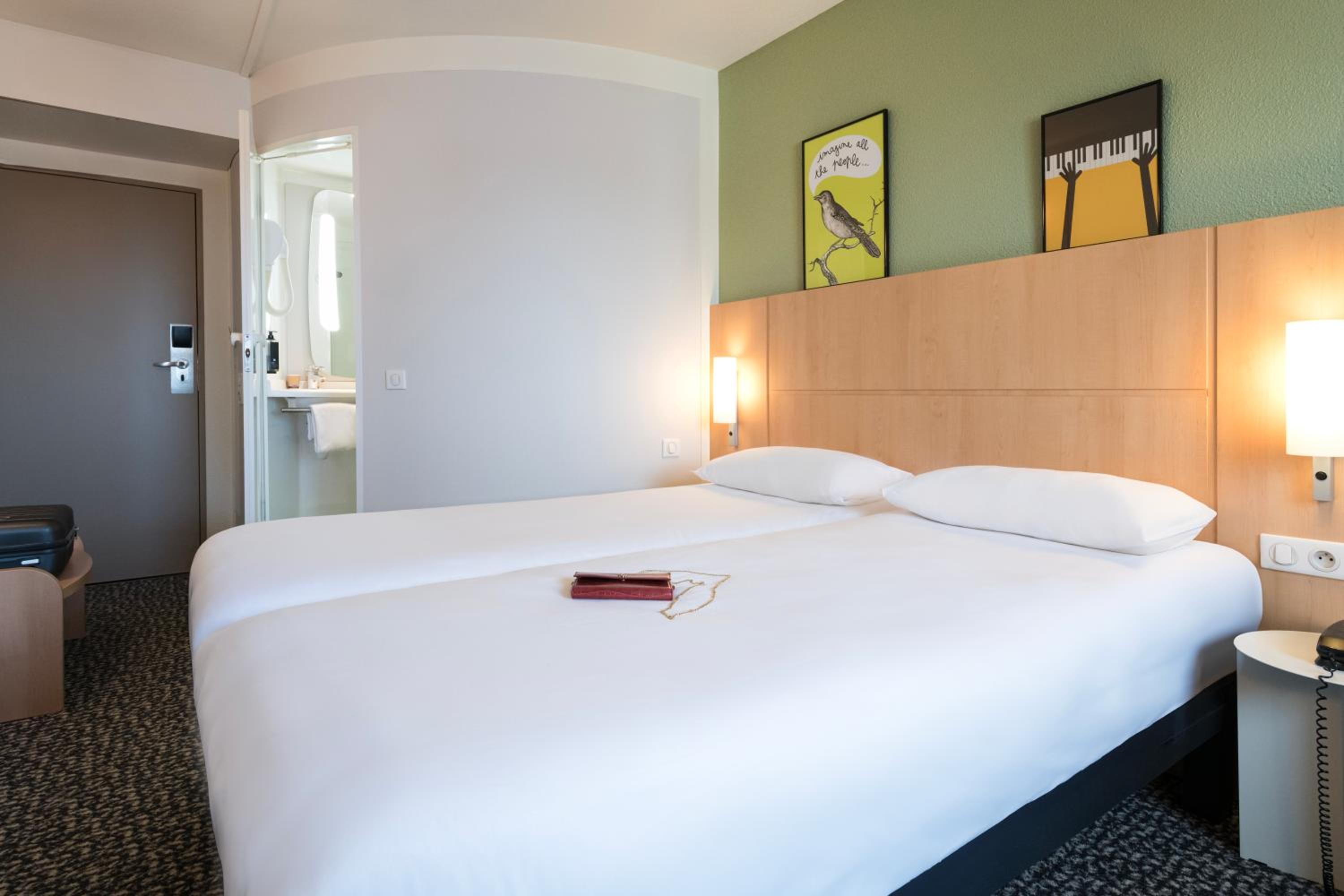 Standard Twin Room photo 3