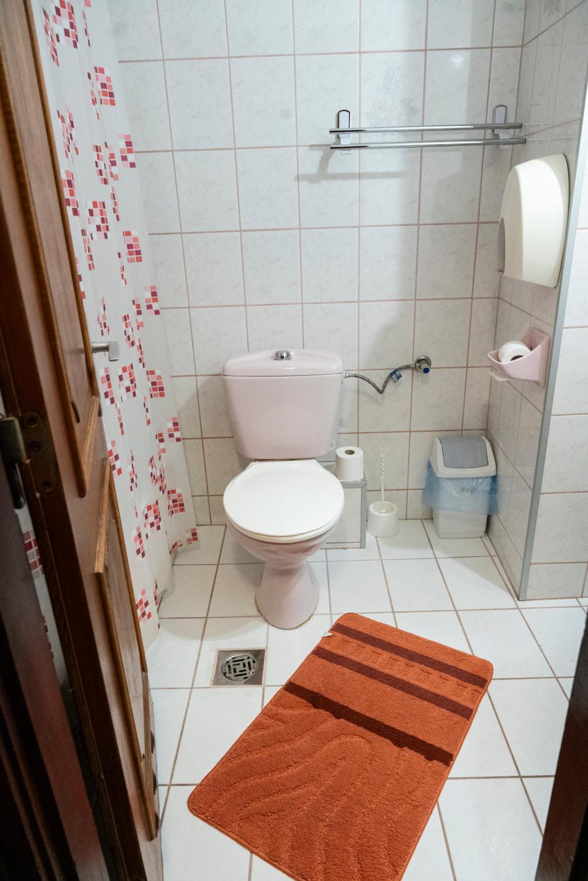 Standard Double or Twin Room - Photo 5