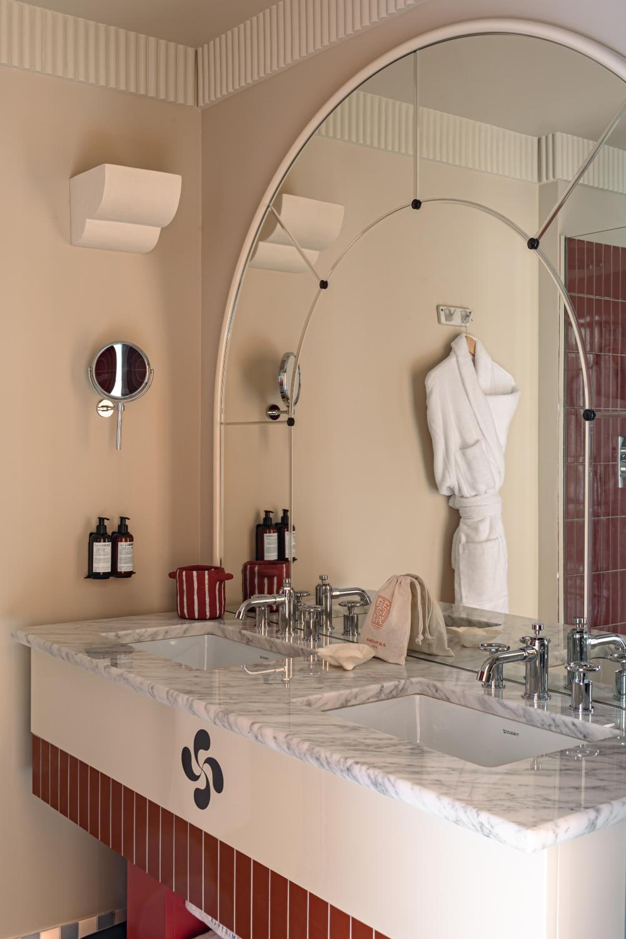 Superior Double or Twin Room with City View photo 2