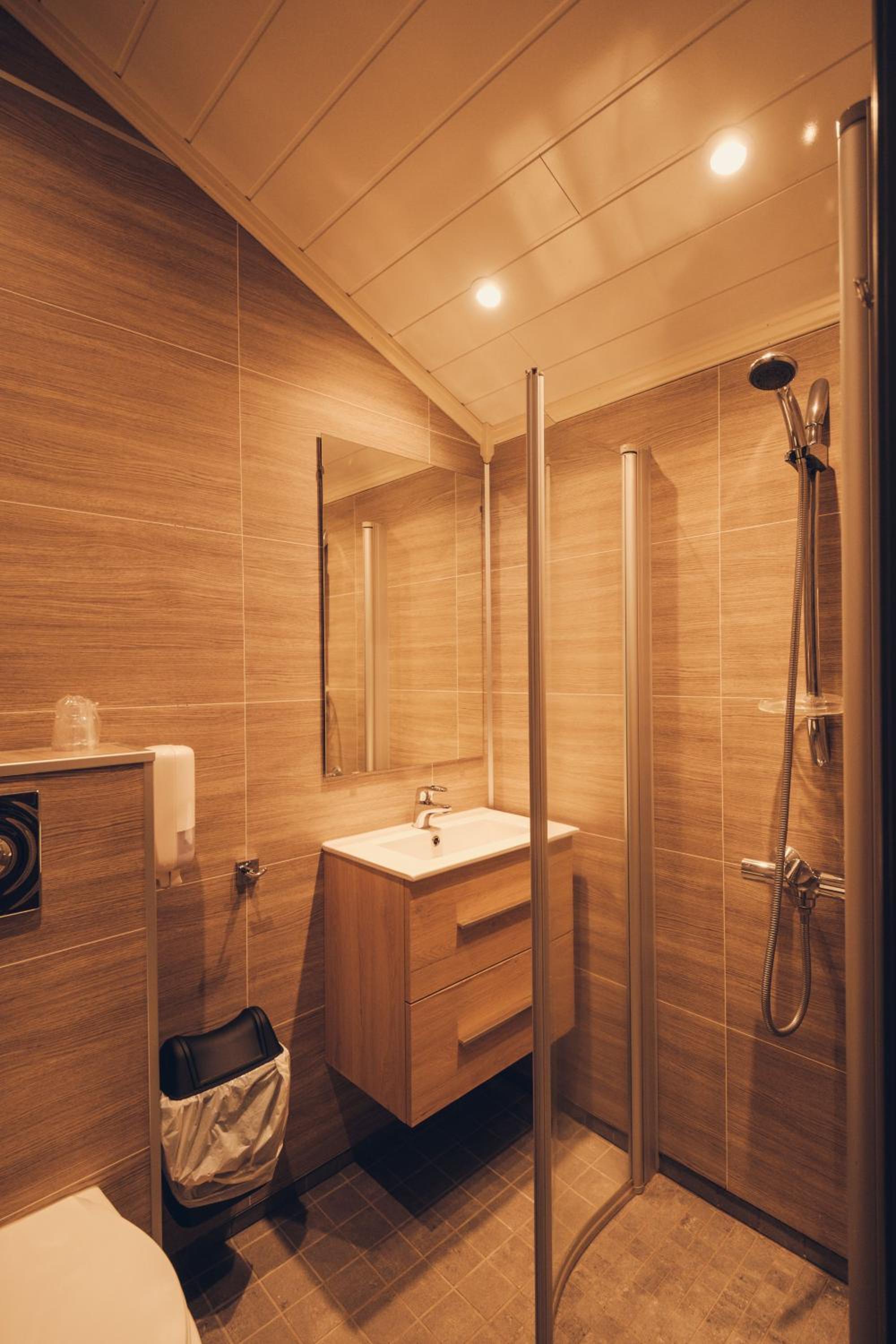 Deluxe Double Room with Balcony - Photo 3