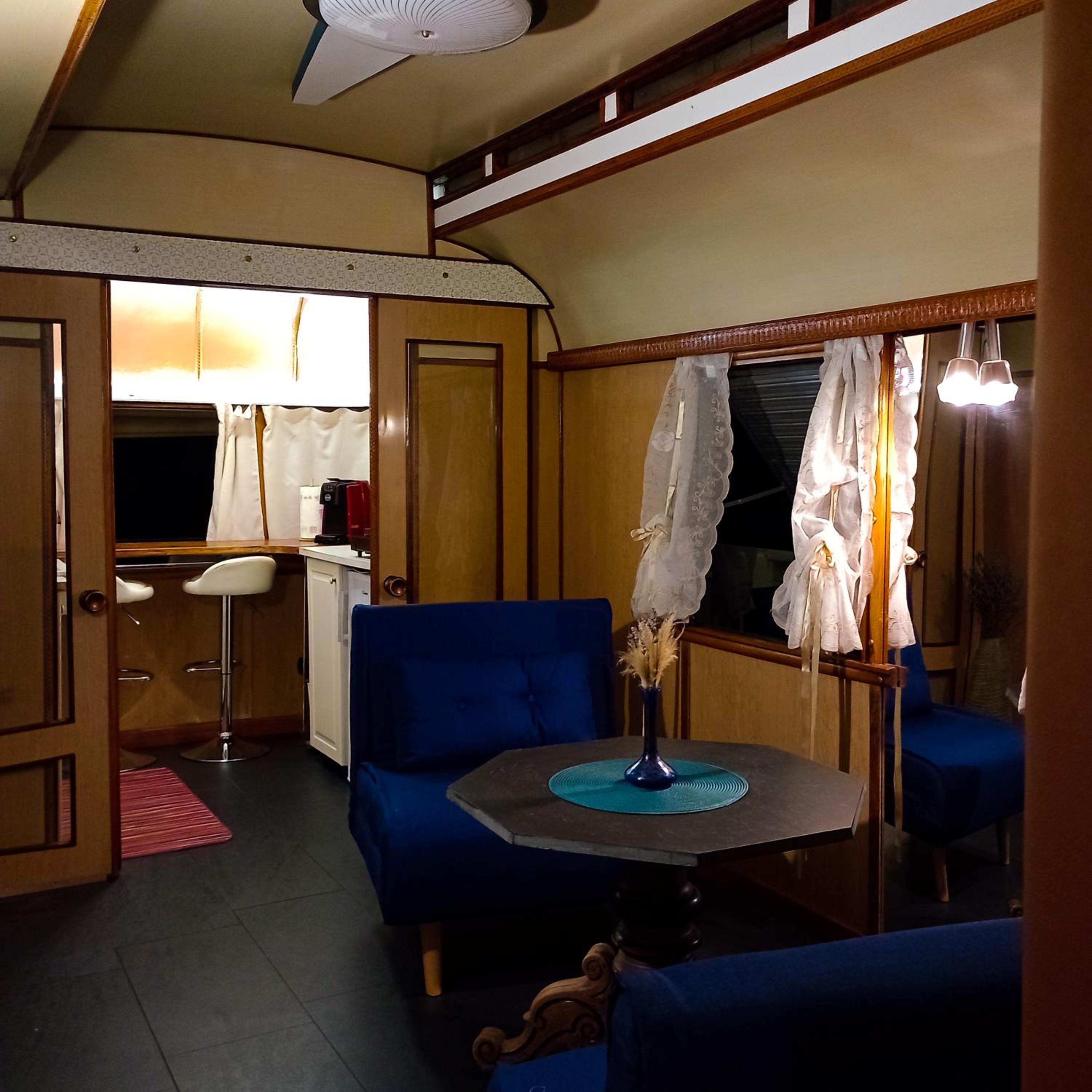 Mobile Home photo 3