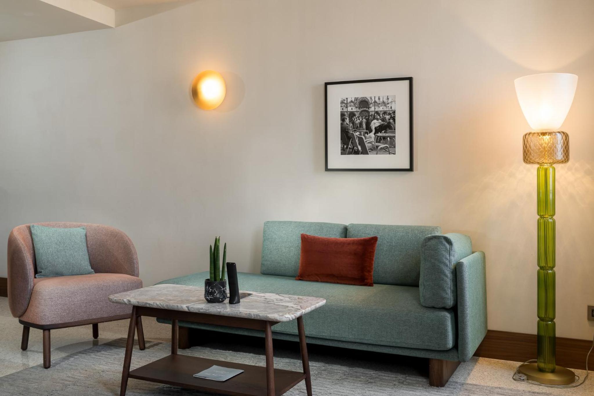 Triple Suite Executive with Canal View