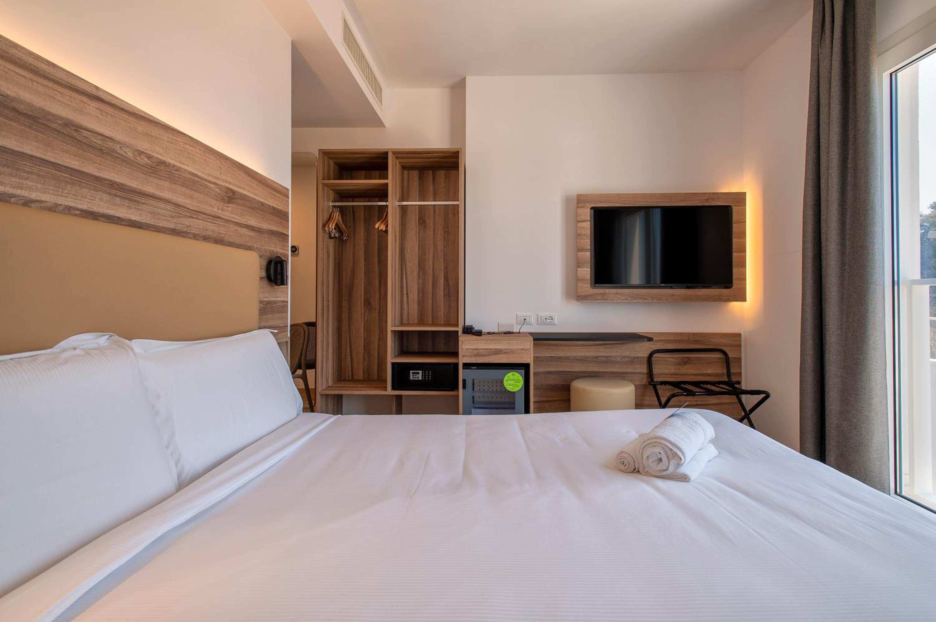 Double or Twin Room - Photo 1