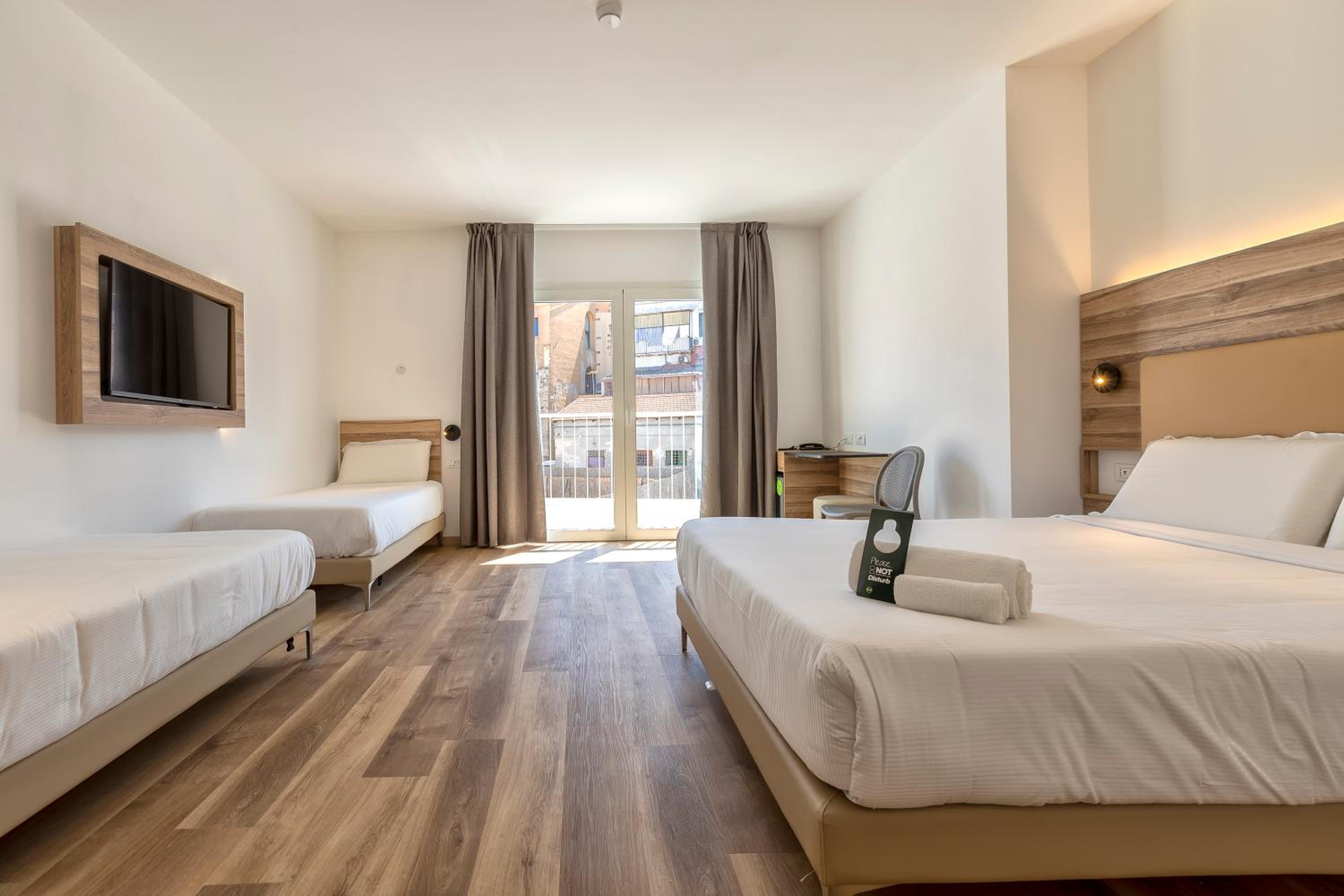 Classic Quadruple Room - Photo 2