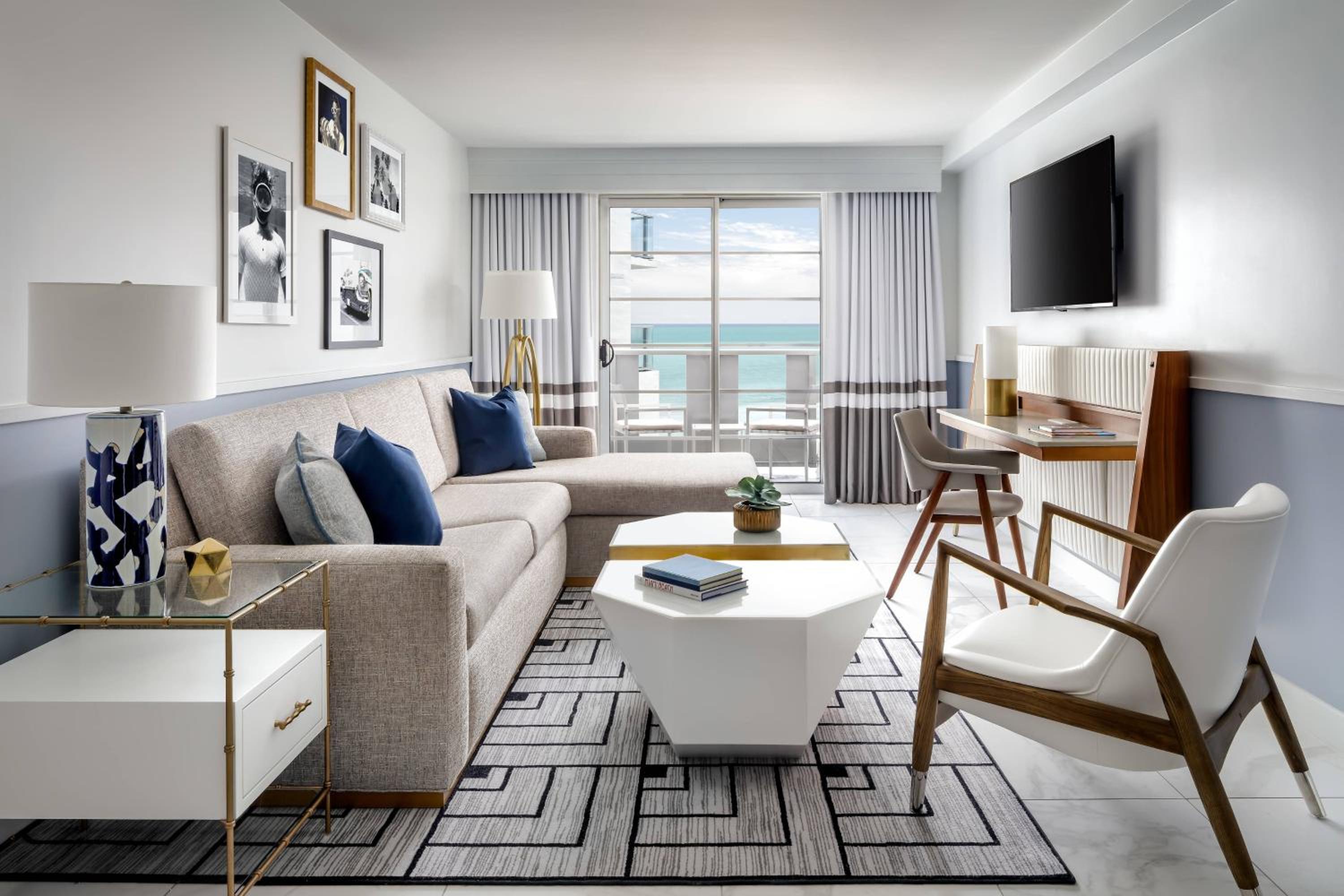 One-Bedroom King Suite - Oceanfront - Photo 4