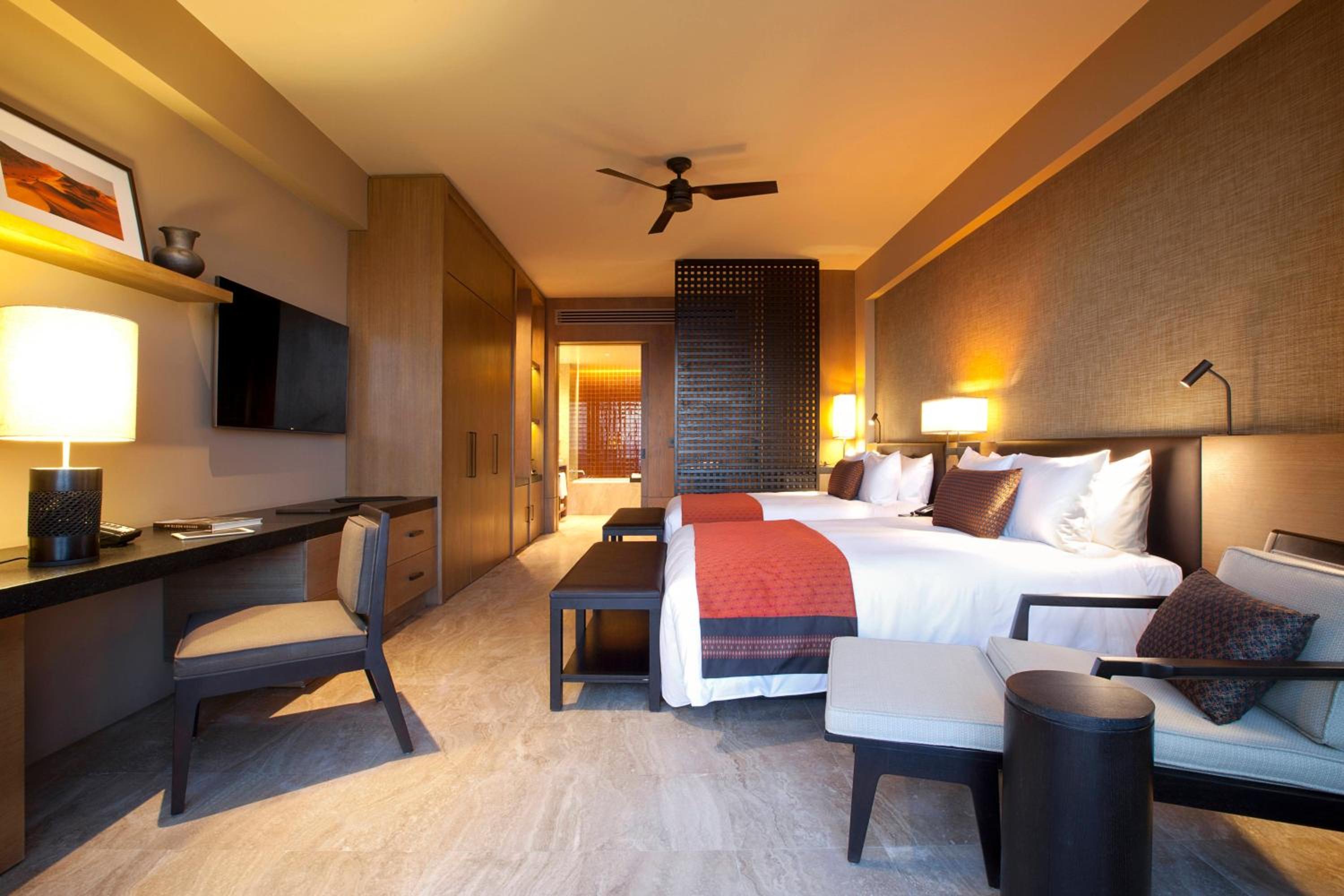 Deluxe Ocean View, Guest room, 1 King Bed, Balcony