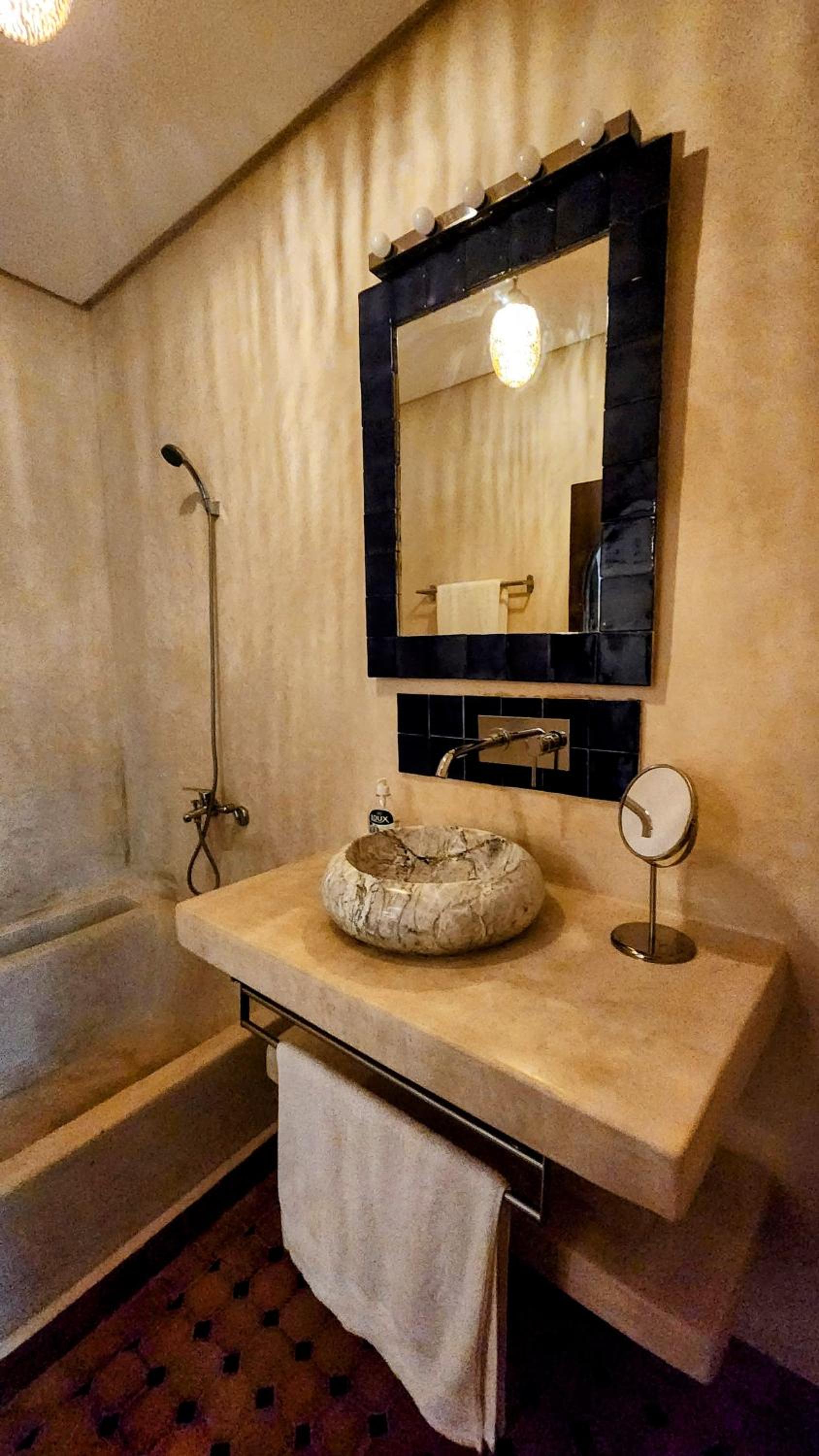 Double Room with Private Bathroom photo 2