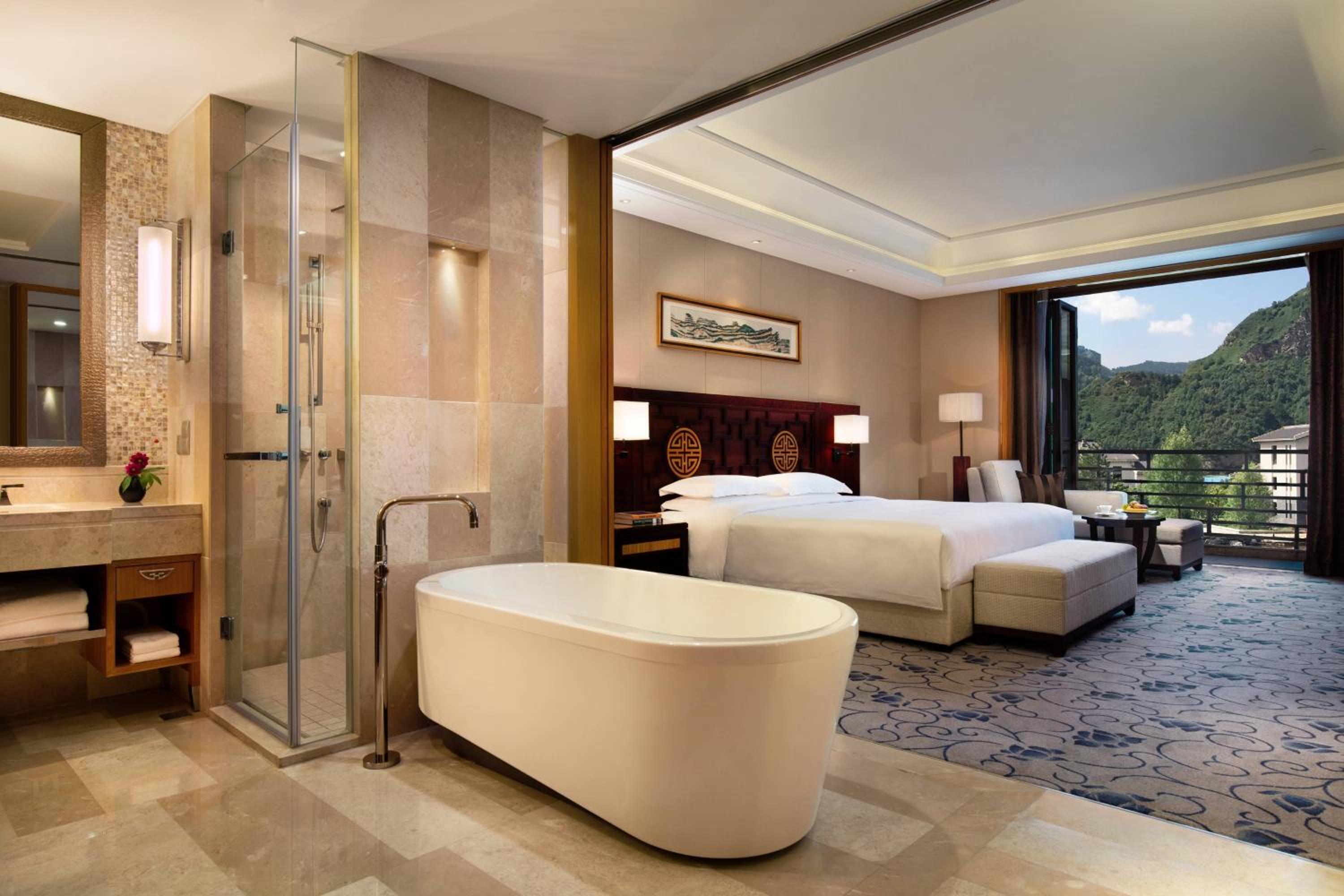 Deluxe Double Room photo 3