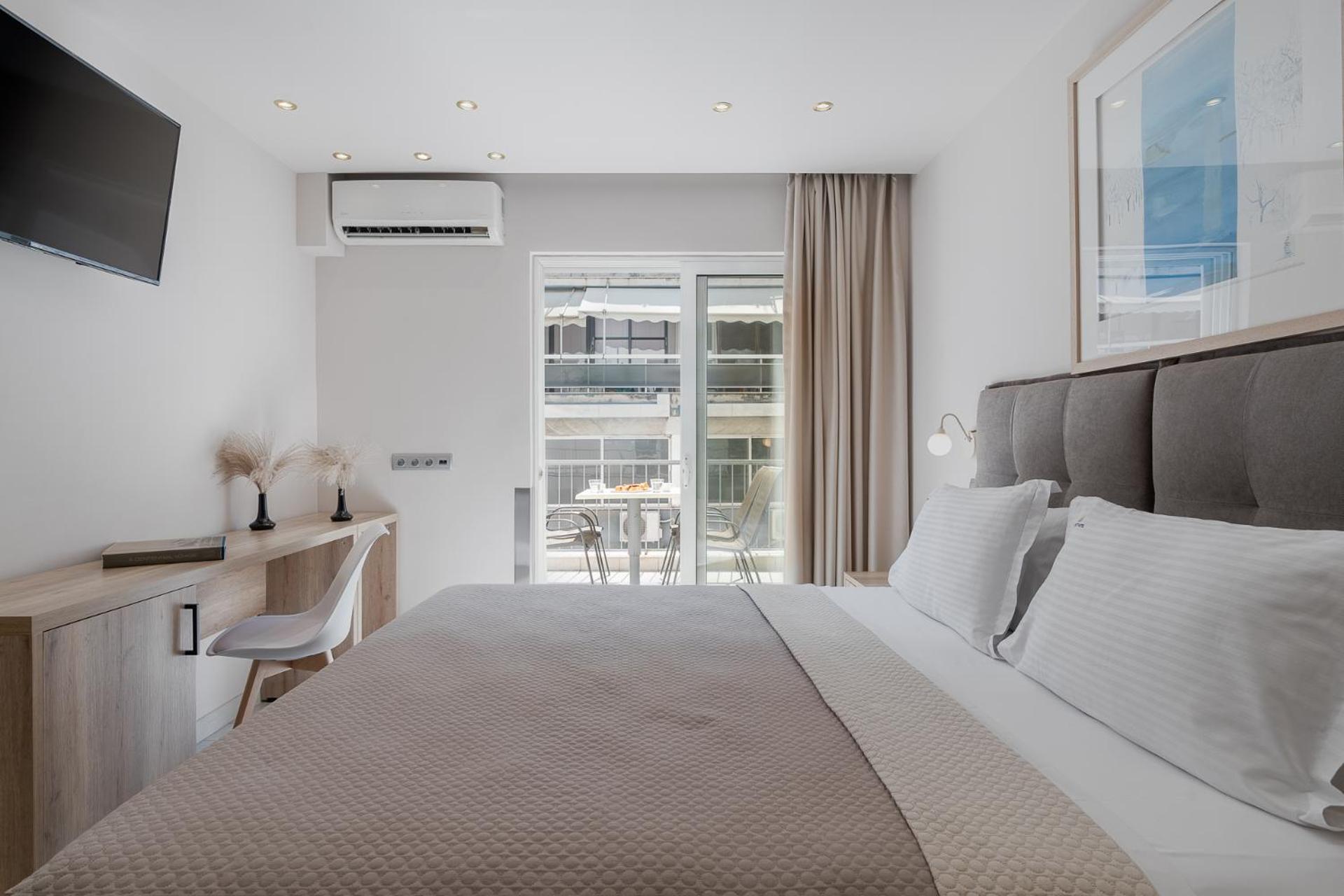 Family Suite with Balcony thumbnail 6