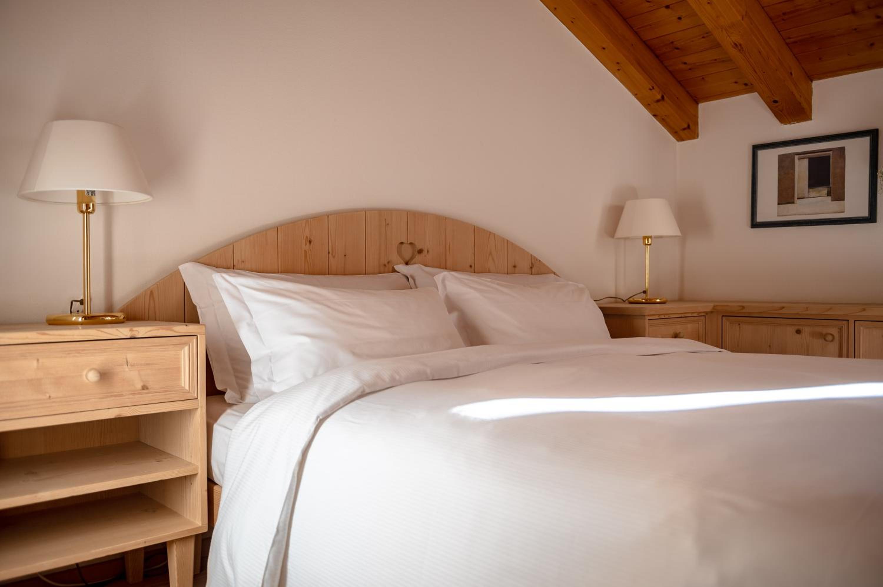 Deluxe Double or Twin Room with Mountain View