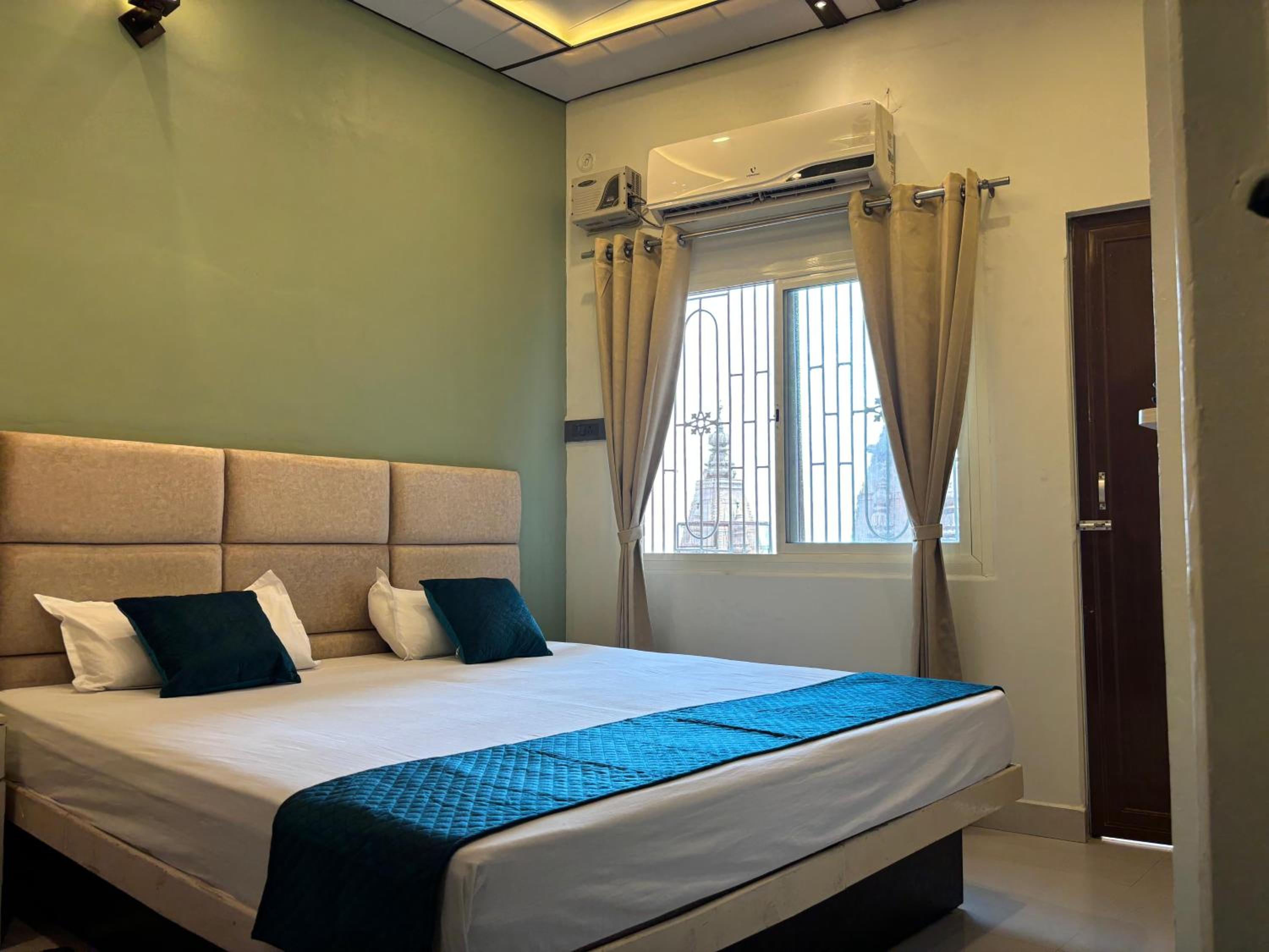 Double Room with Balcony and Sea View photo 3