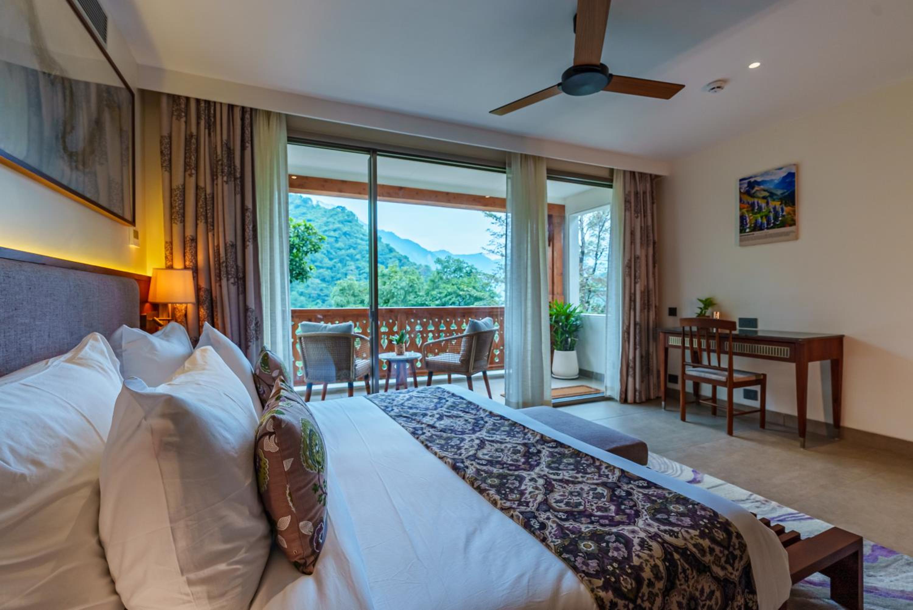 Luxury Suite - Photo 2