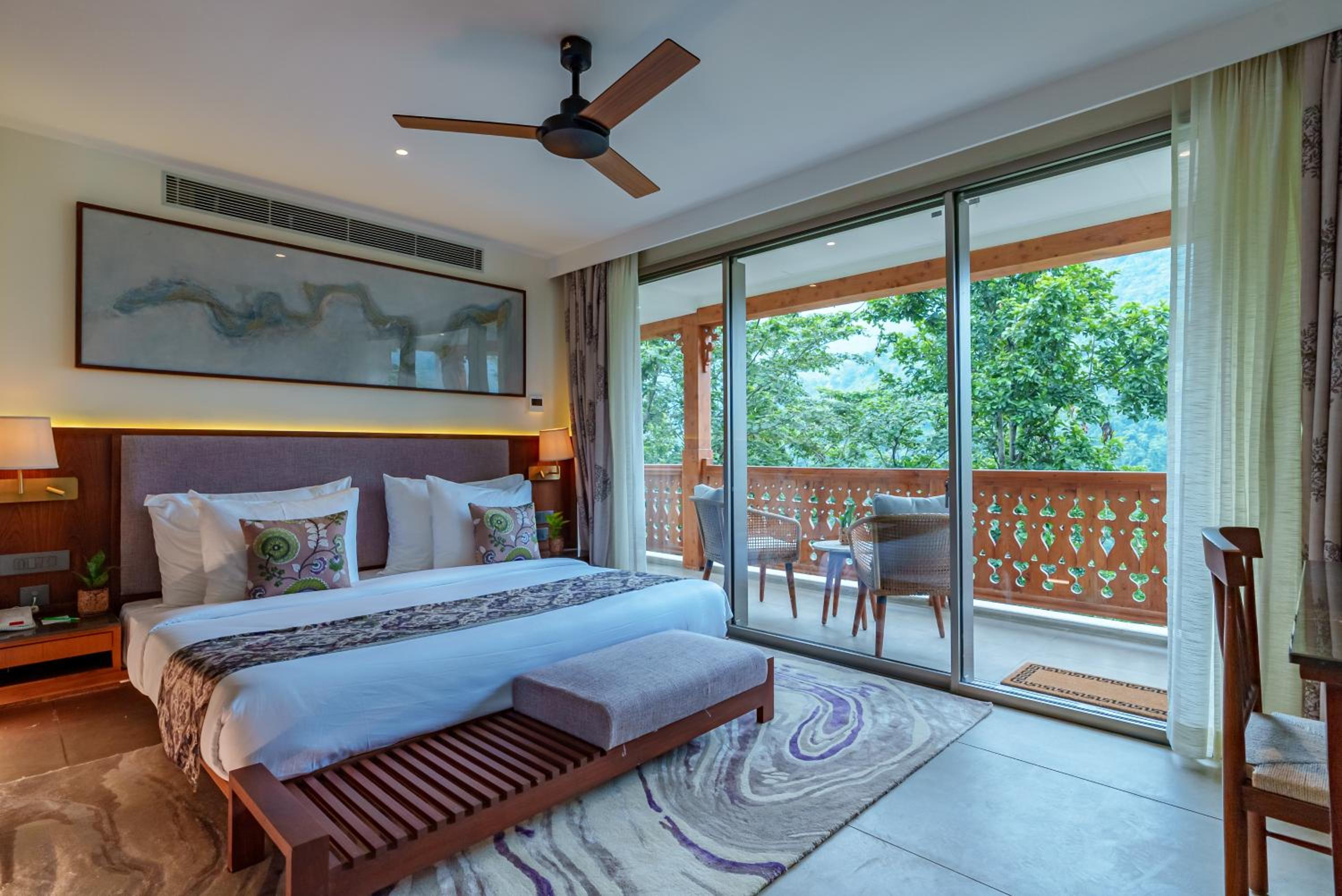 Luxury Suite - Photo 1