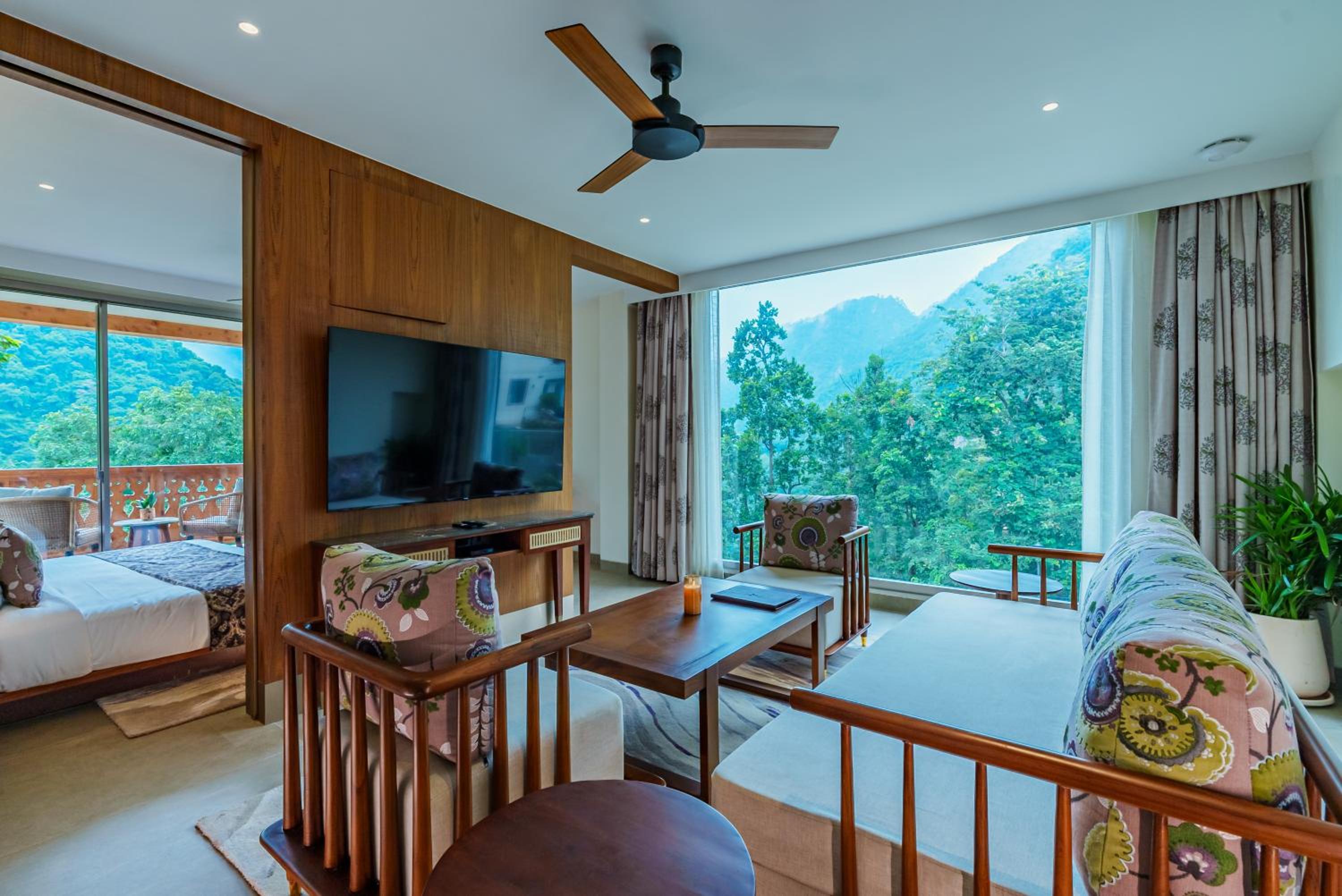 Luxury Suite - Photo 3