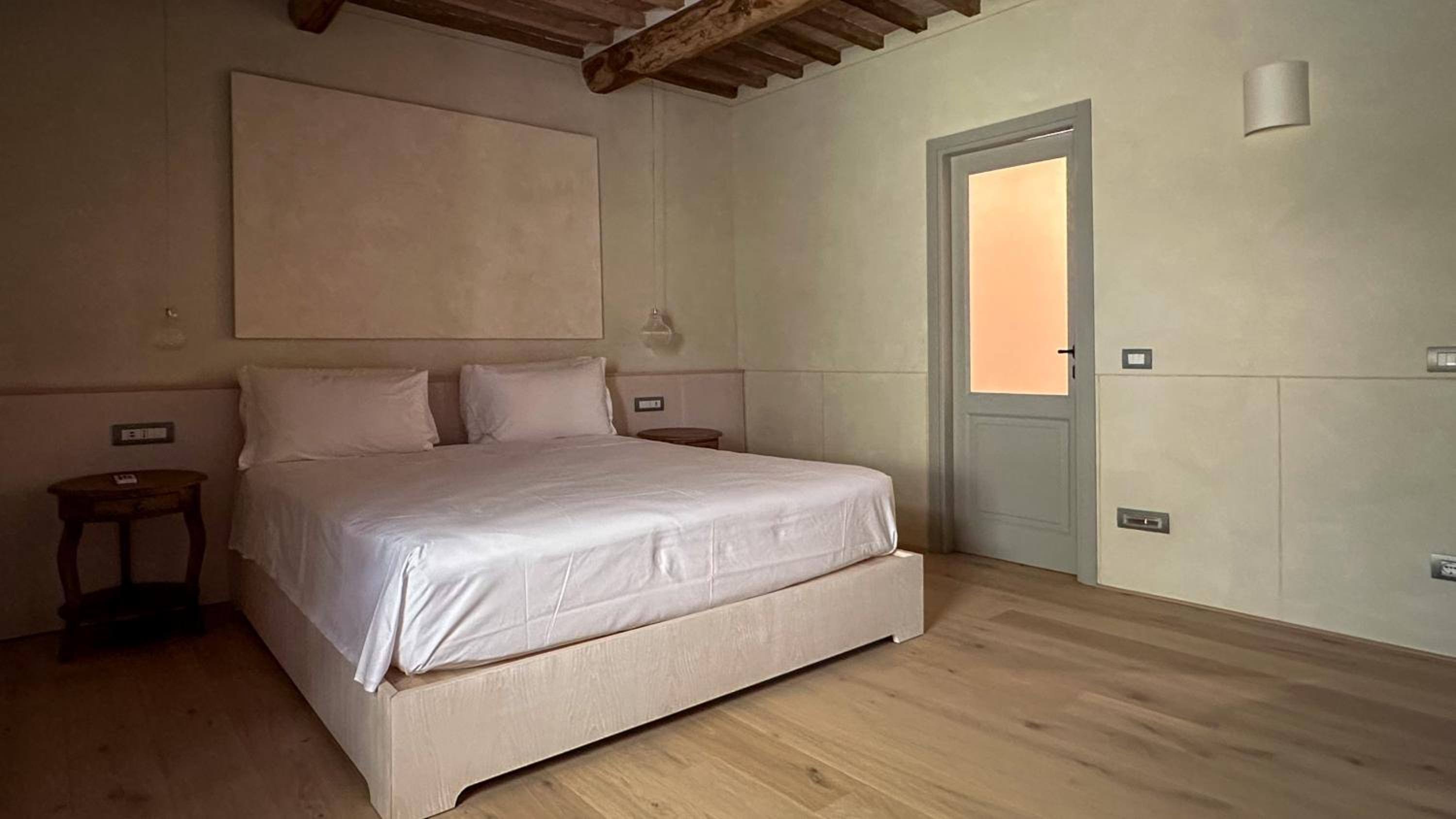 Double Room with Private Bathroom - Photo 5