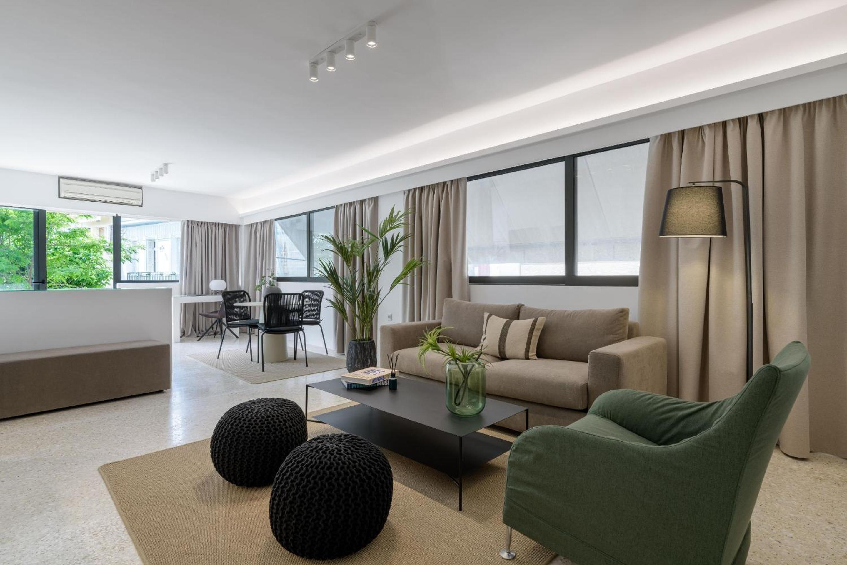 Studio Apartment photo 1