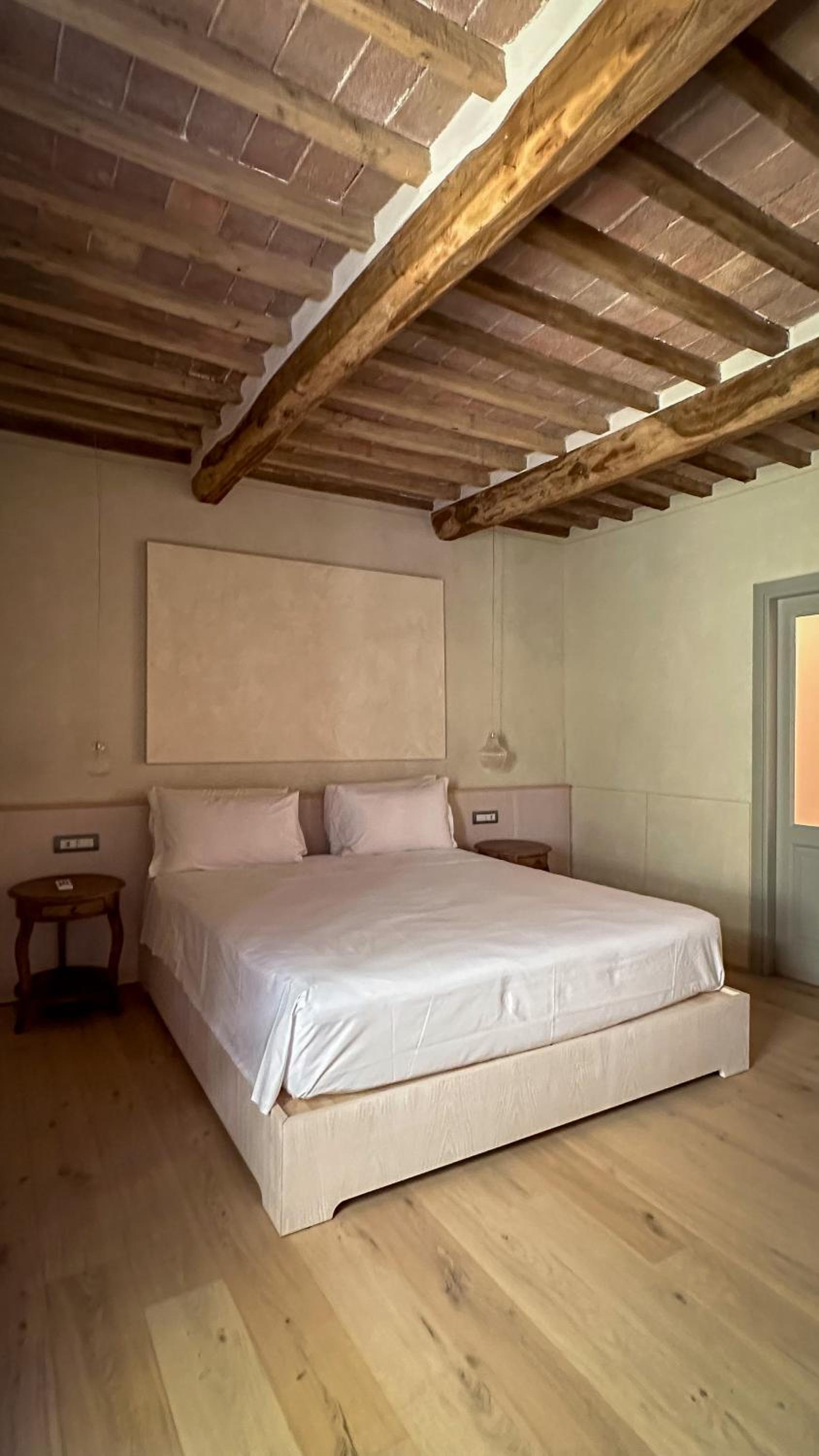 Double Room with Private Bathroom - Photo 2