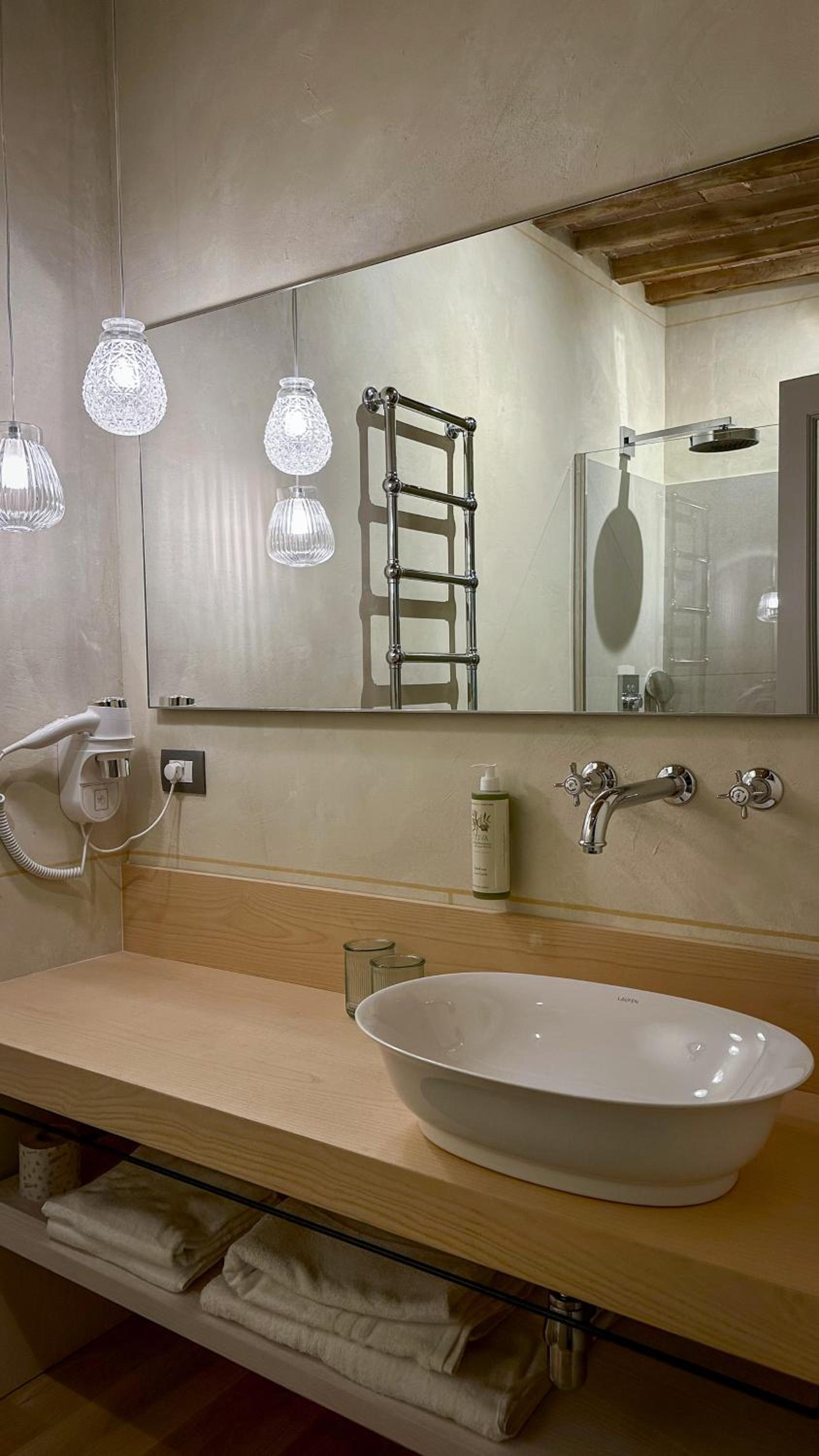 Double Room with Private Bathroom - Photo 7