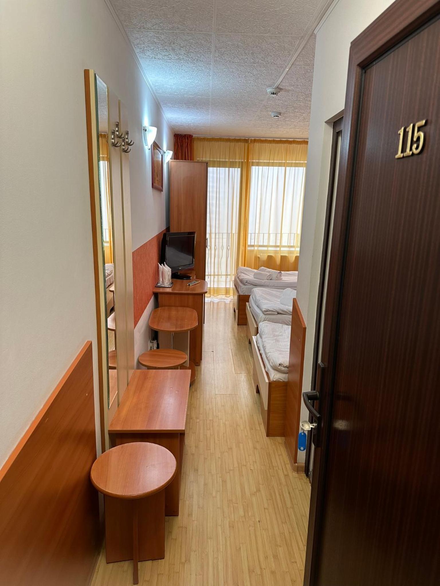 Triple Room