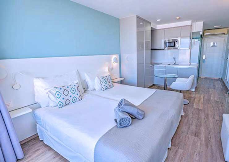Standard Junior Suite (2 Adults)