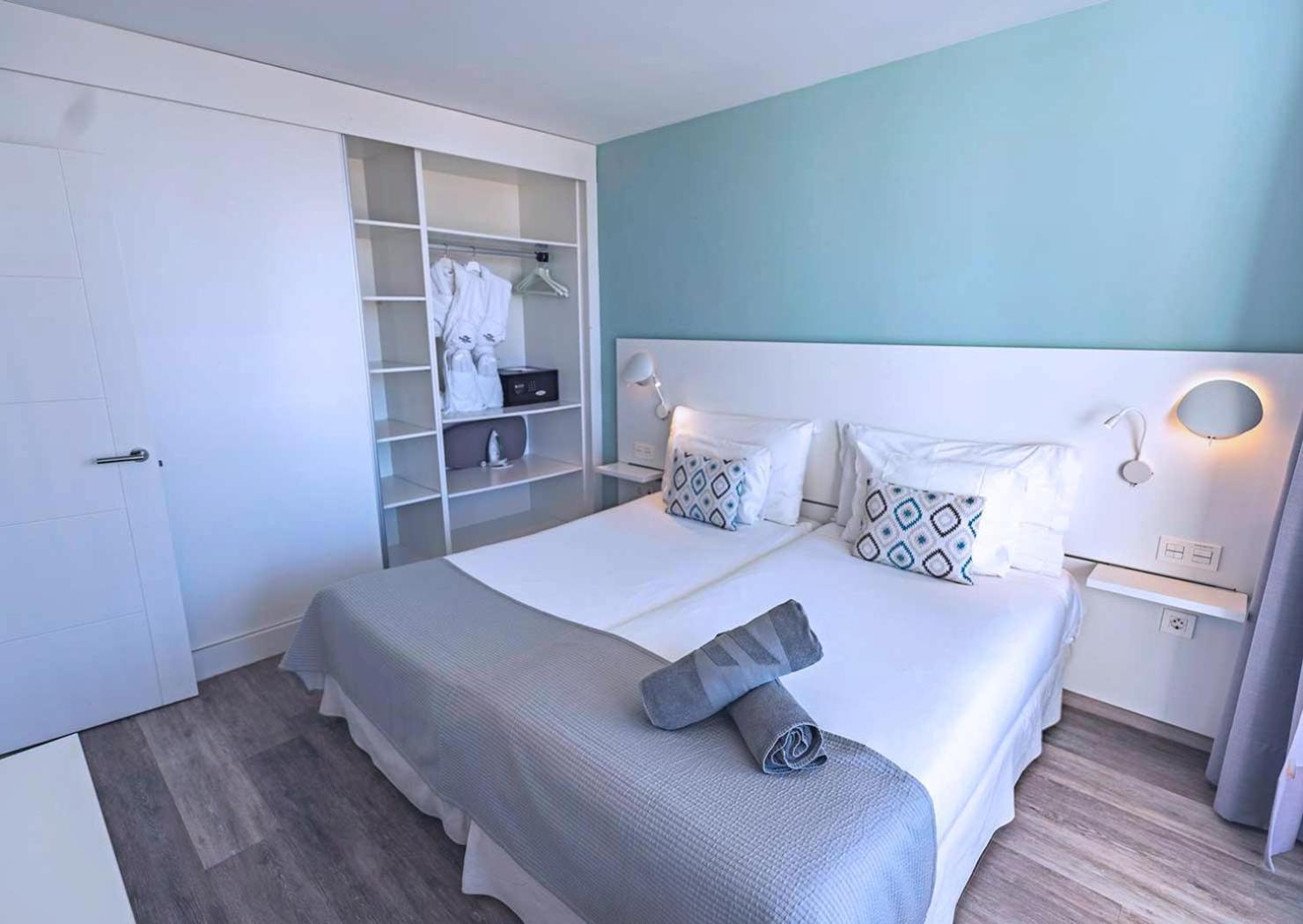 Suite with Pool View (3 adults)