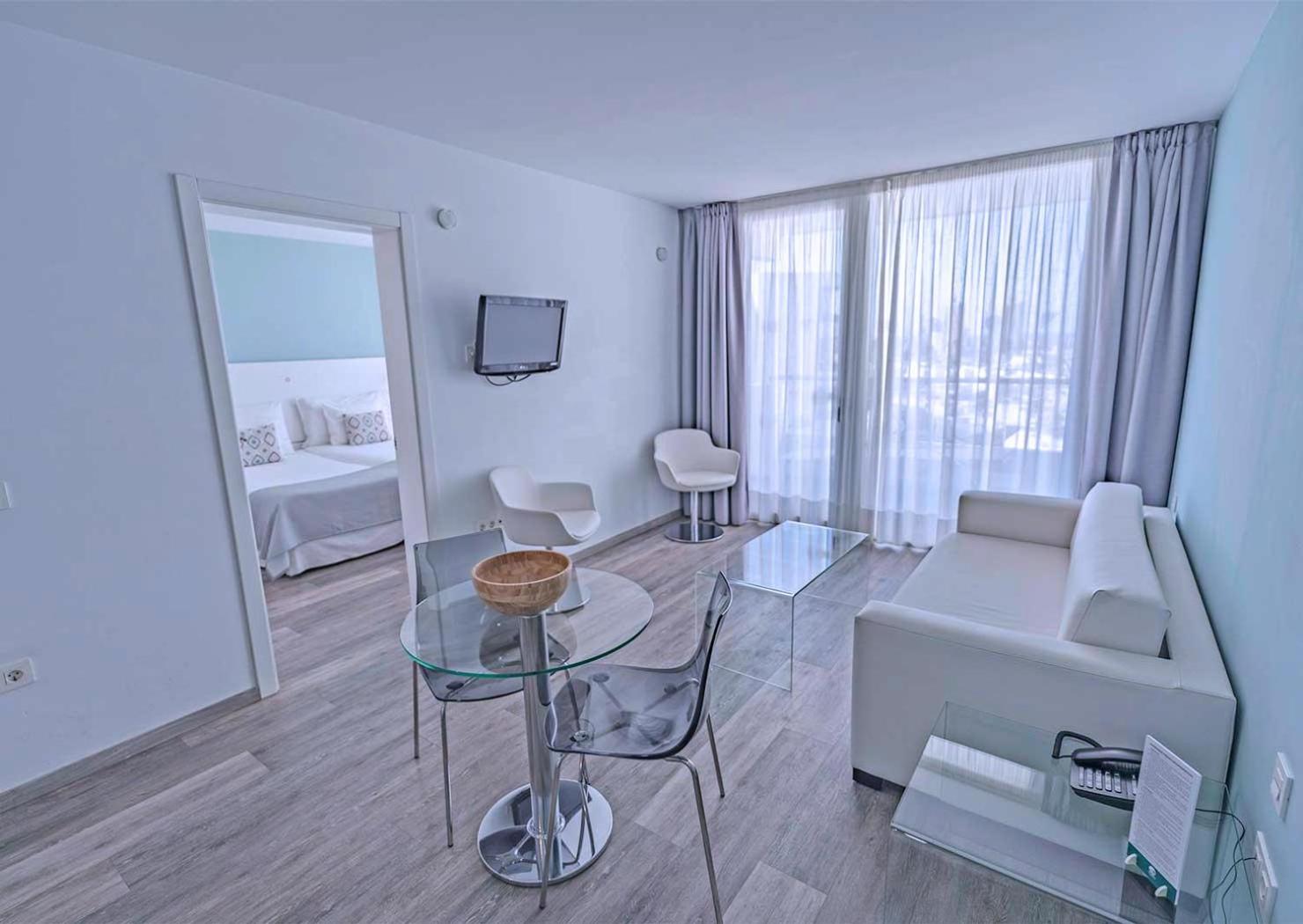 Standard Suite (2 Adults) photo 2