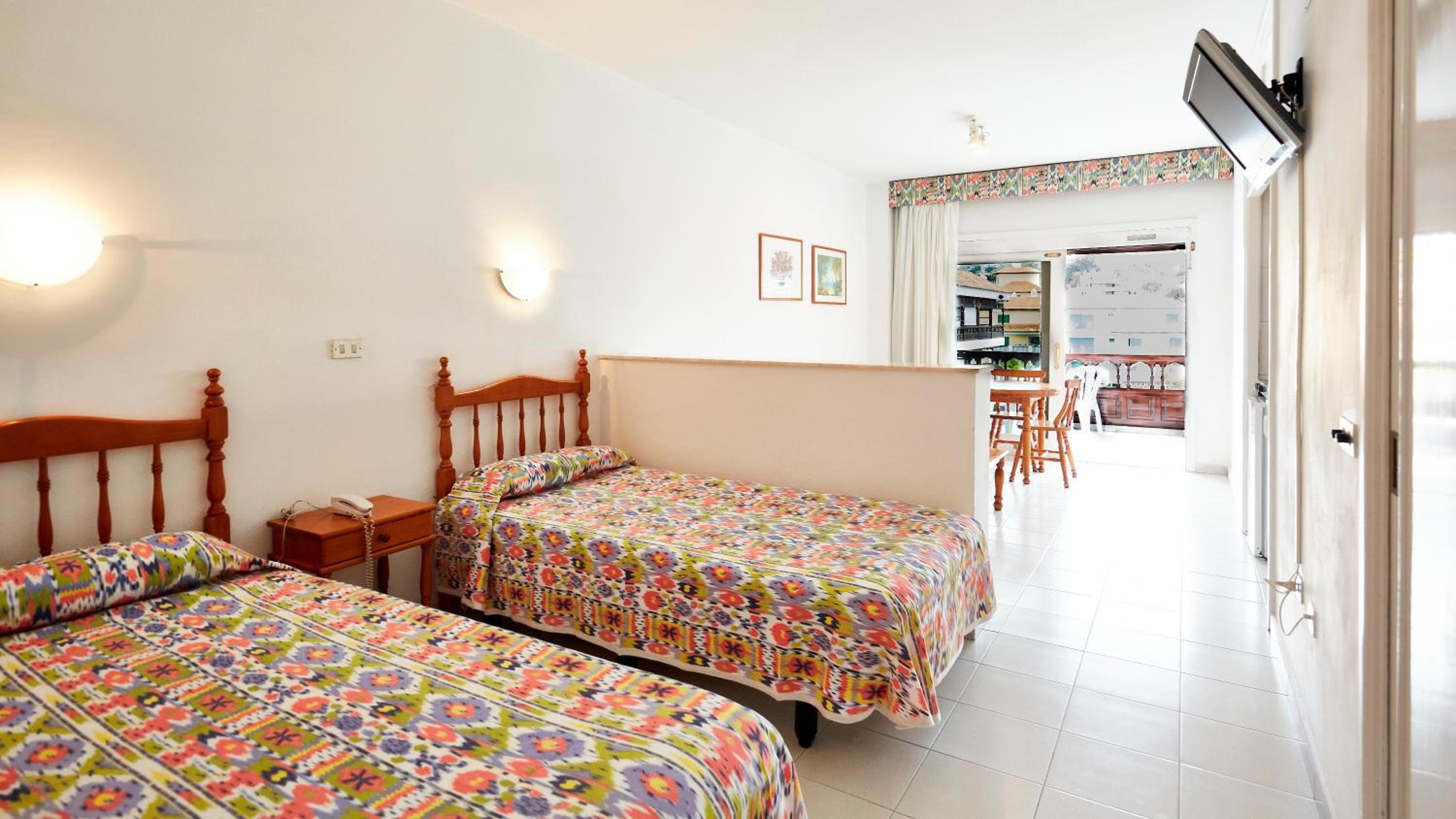 Studio (1-2 Adults)