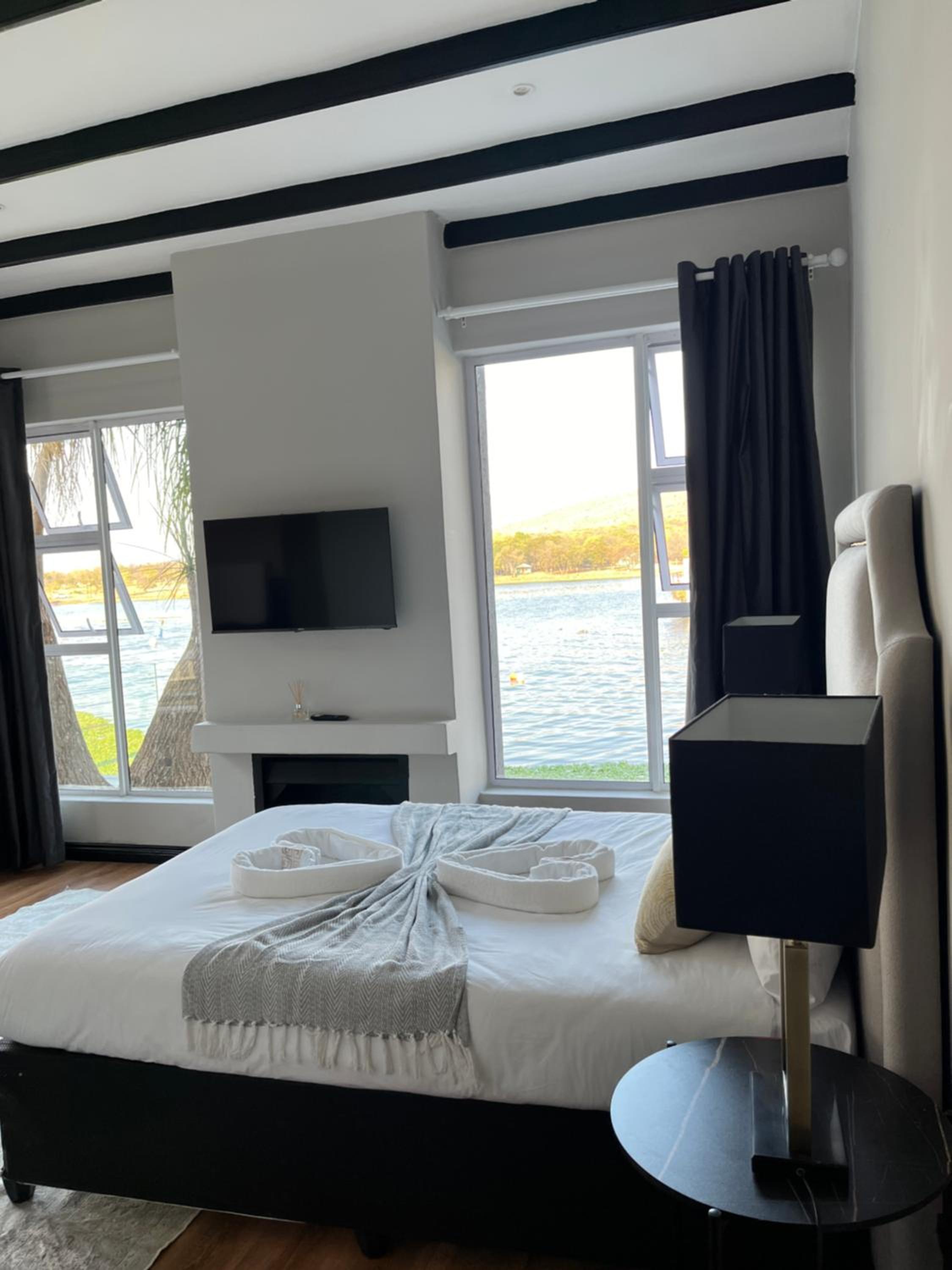 Double Room with Lake View photo 1