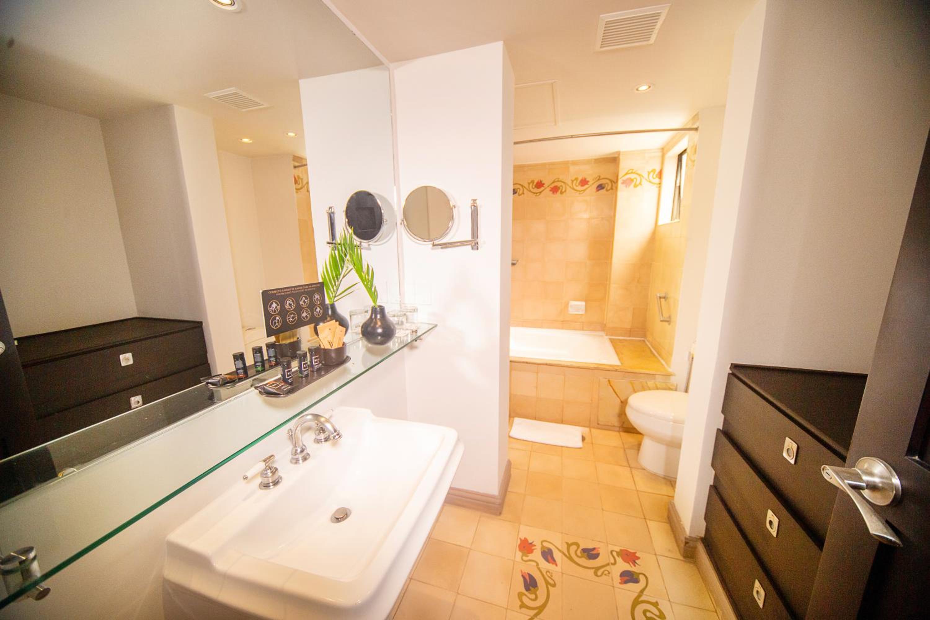 Standard Queen Room
