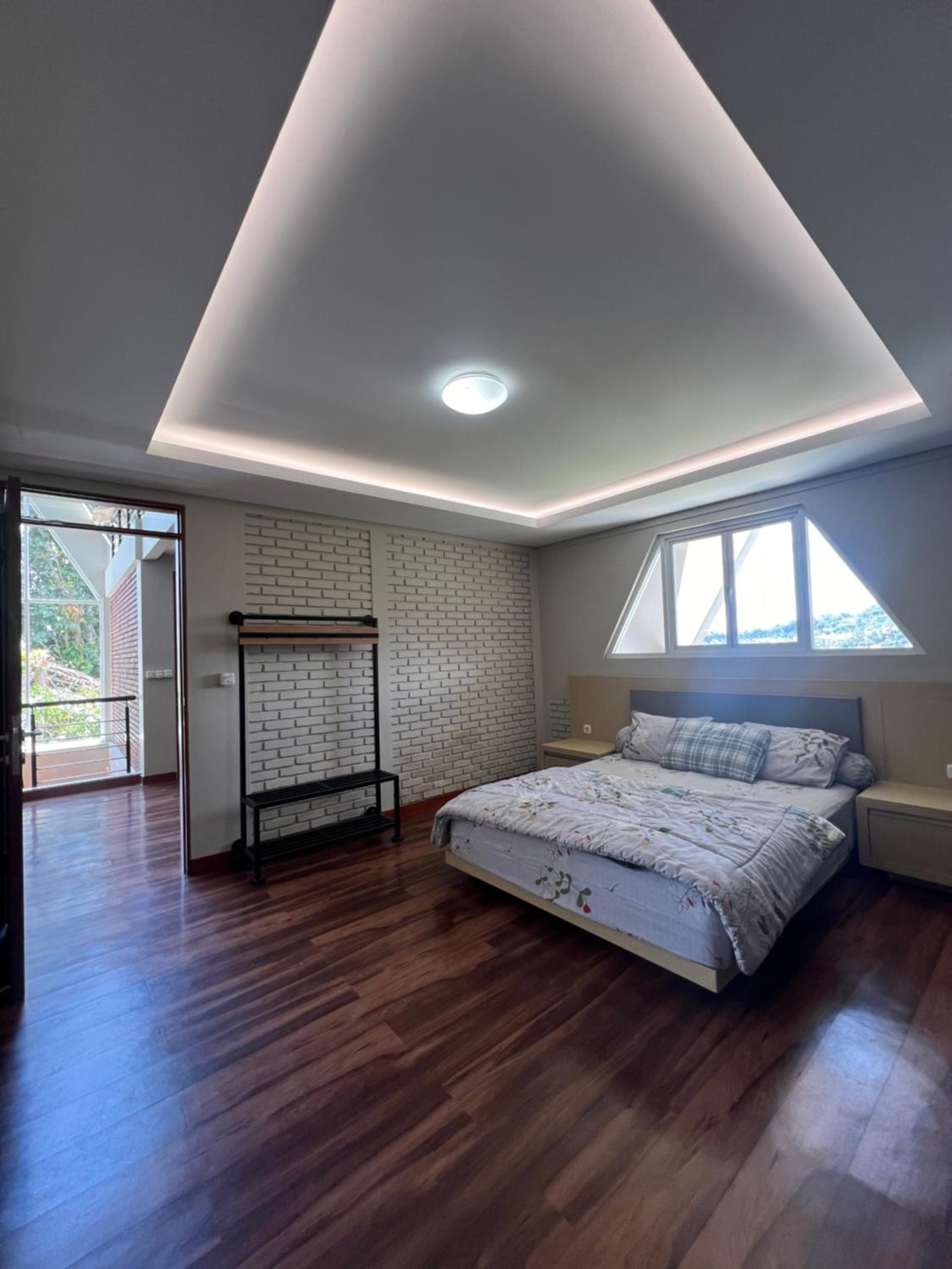 Three-Bedroom Villa photo 1