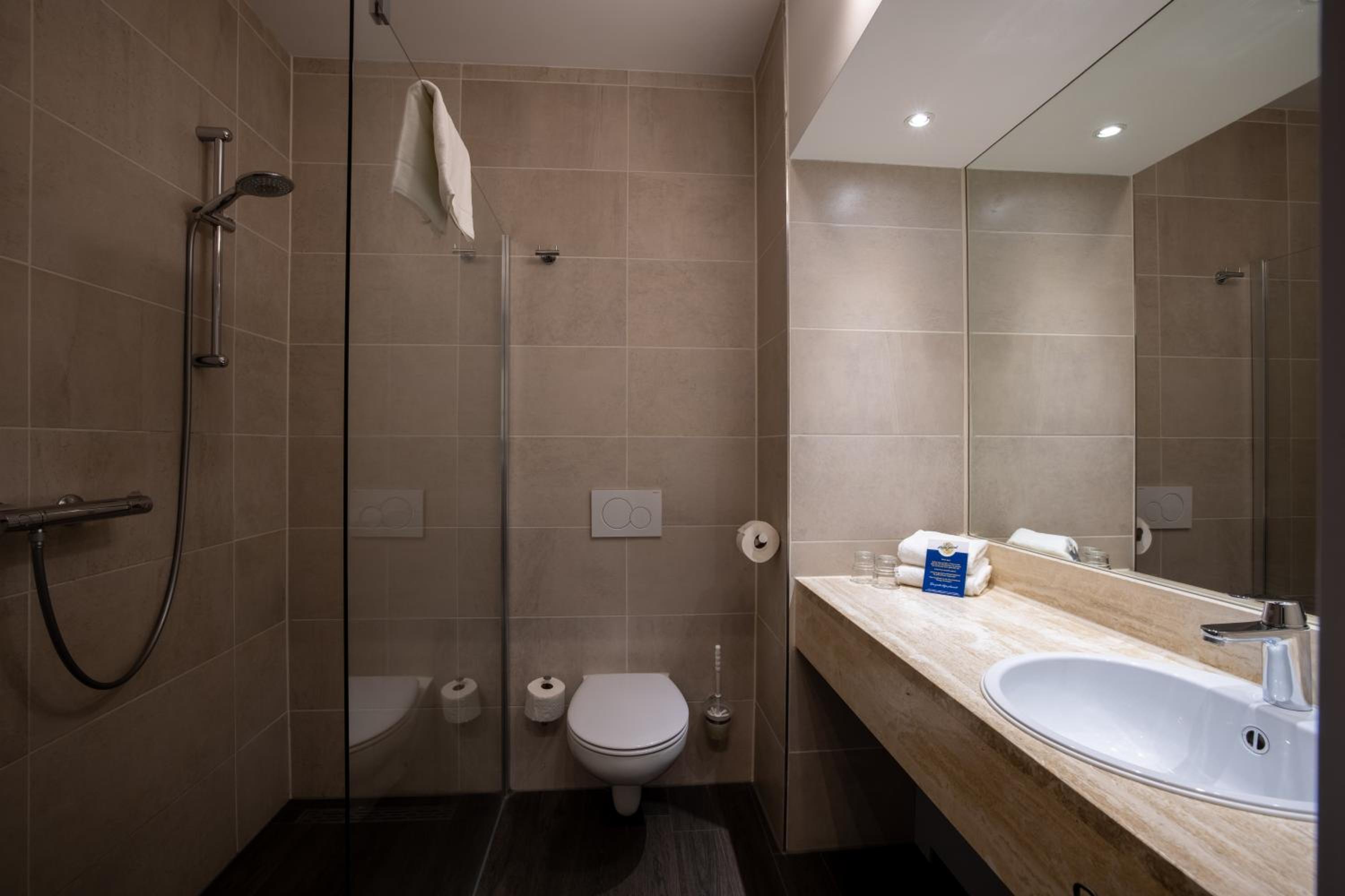 Superior Twin Room - Photo 7