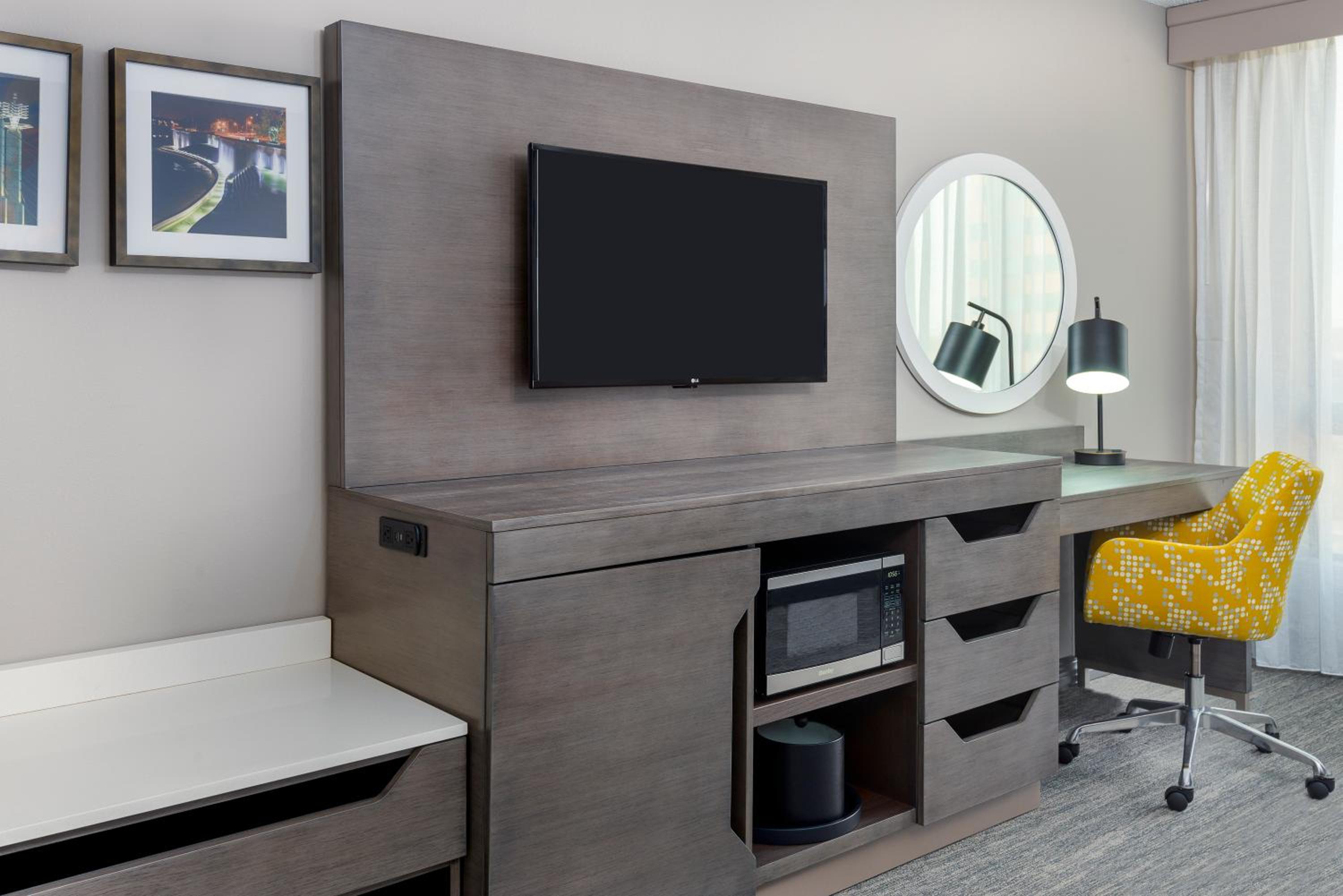 Premium King Room - Photo 1