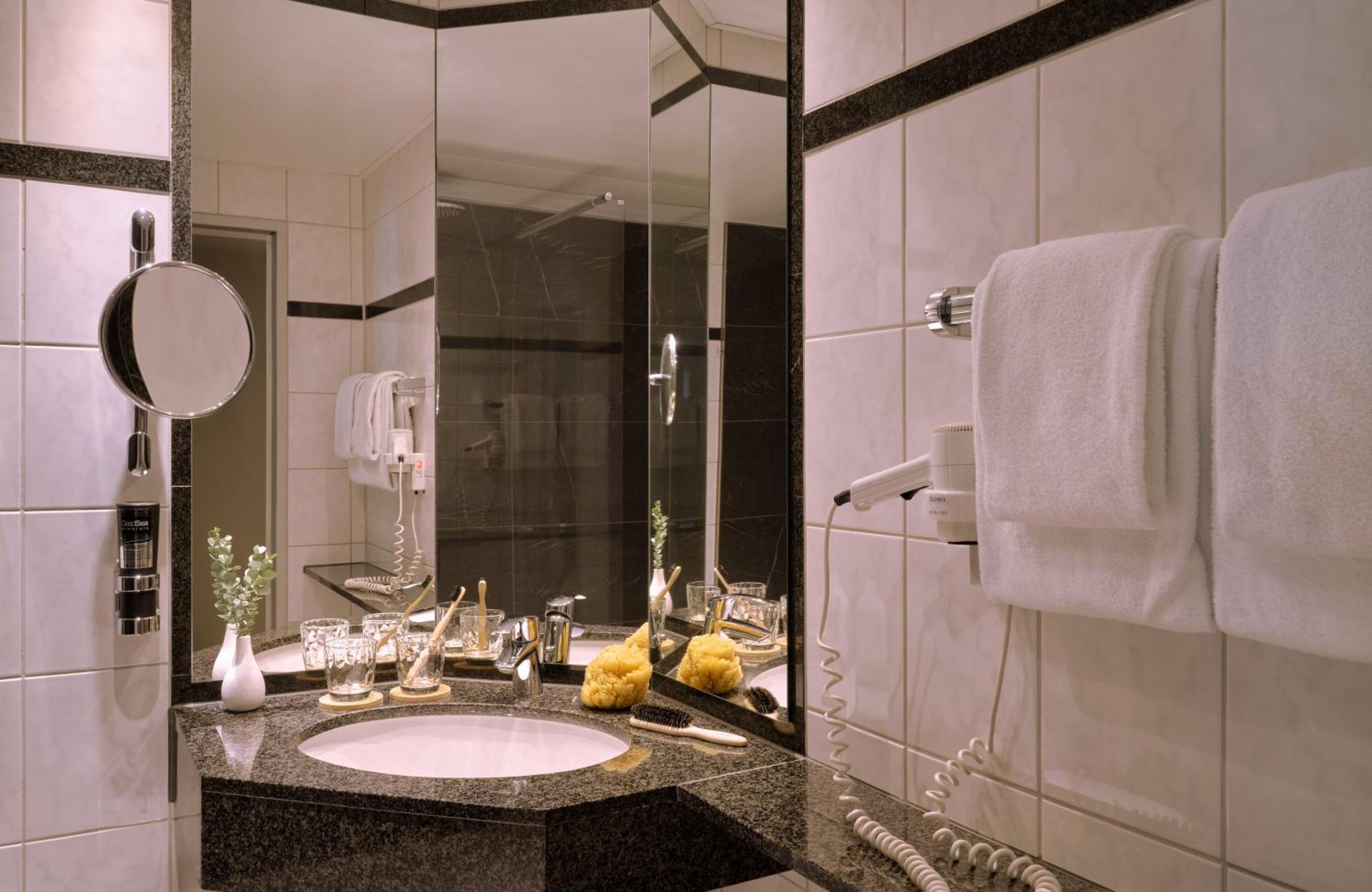 Superior Double or Twin Room - Photo 5