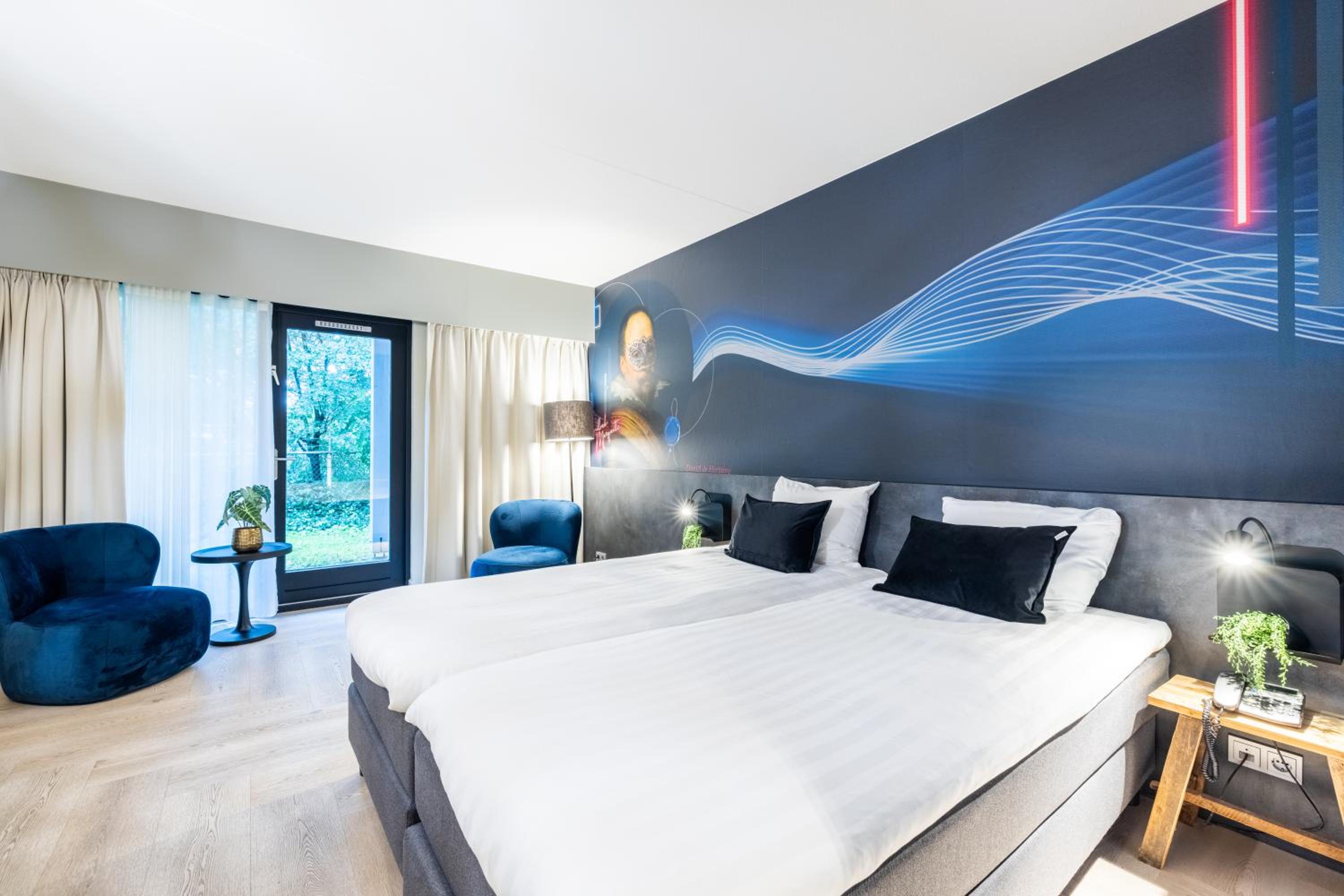 Standard Twin Room - Photo 4