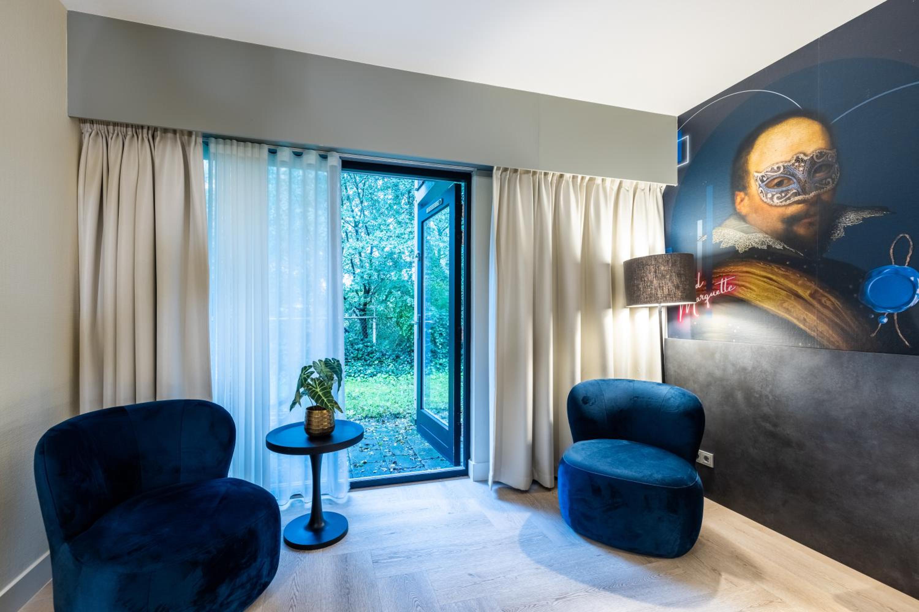 Standard Twin Room - Photo 2