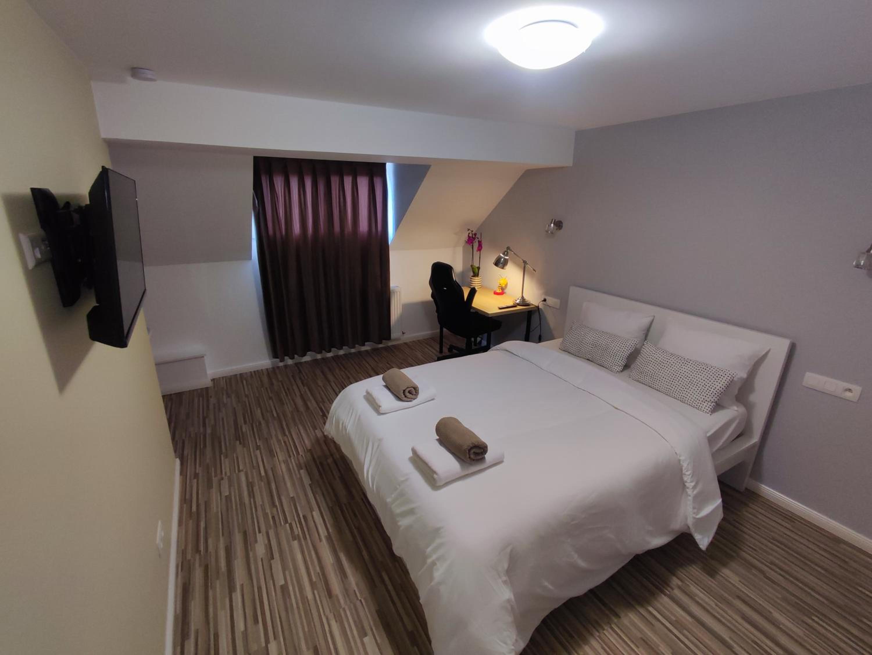 Double Room with Shared Bathroom photo 1