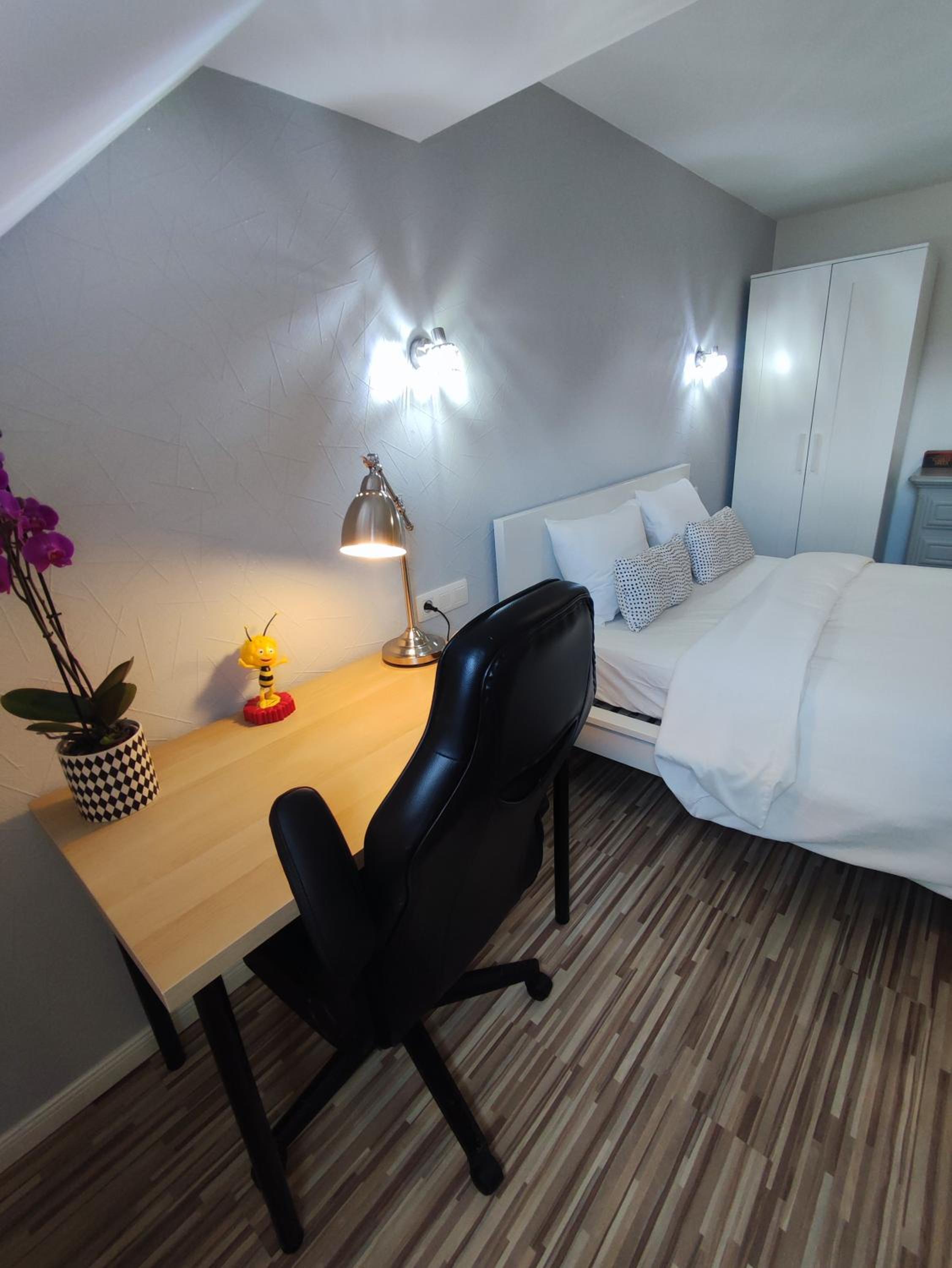 Double Room with Shared Bathroom photo 3