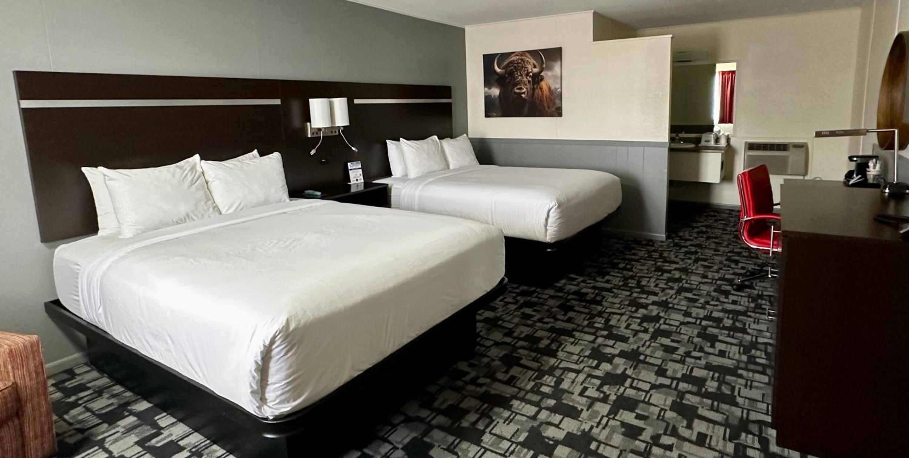 2 Queen Beds Non-Smoking - Photo 9