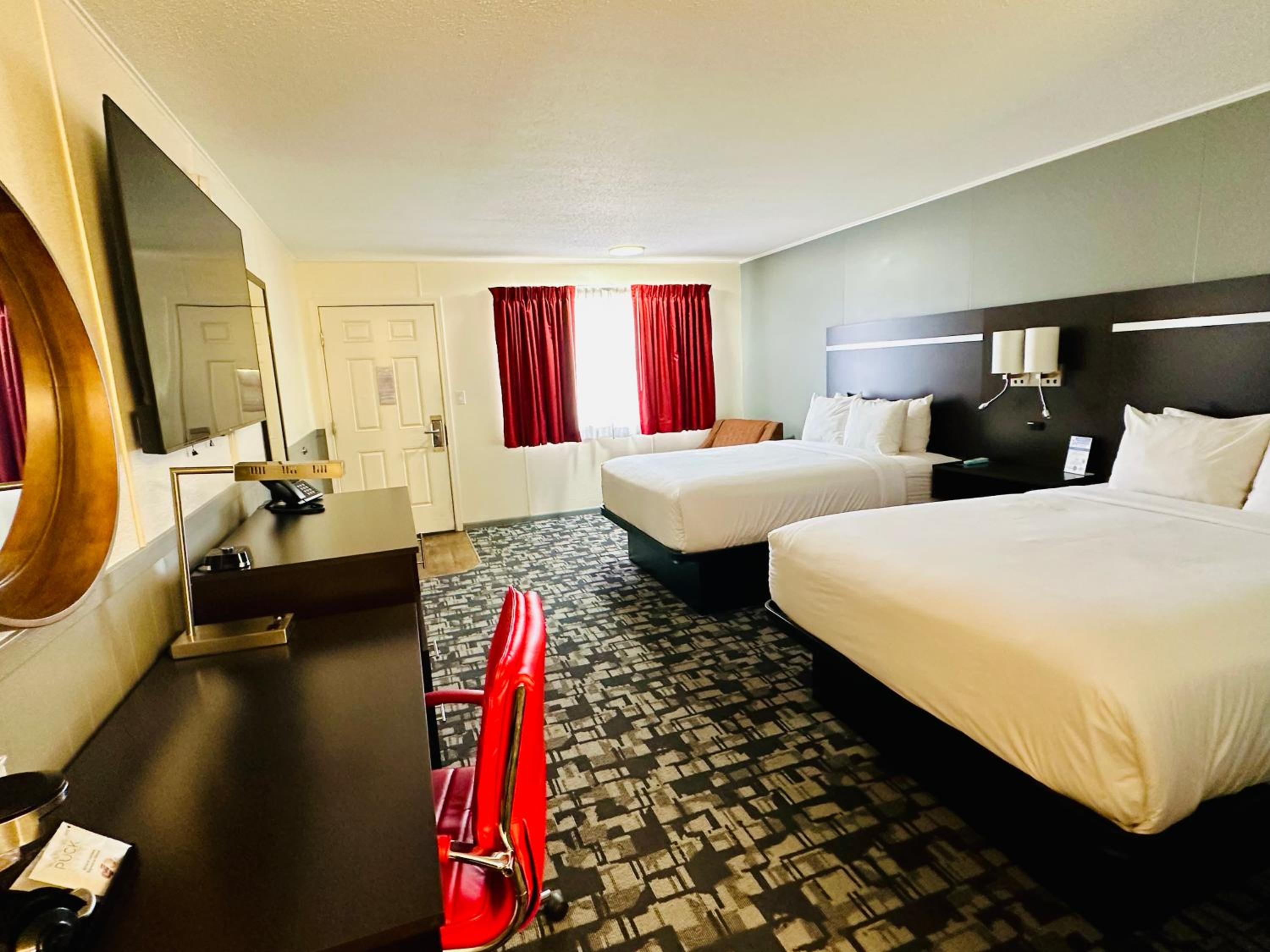2 Queen Beds Non-Smoking - Photo 3