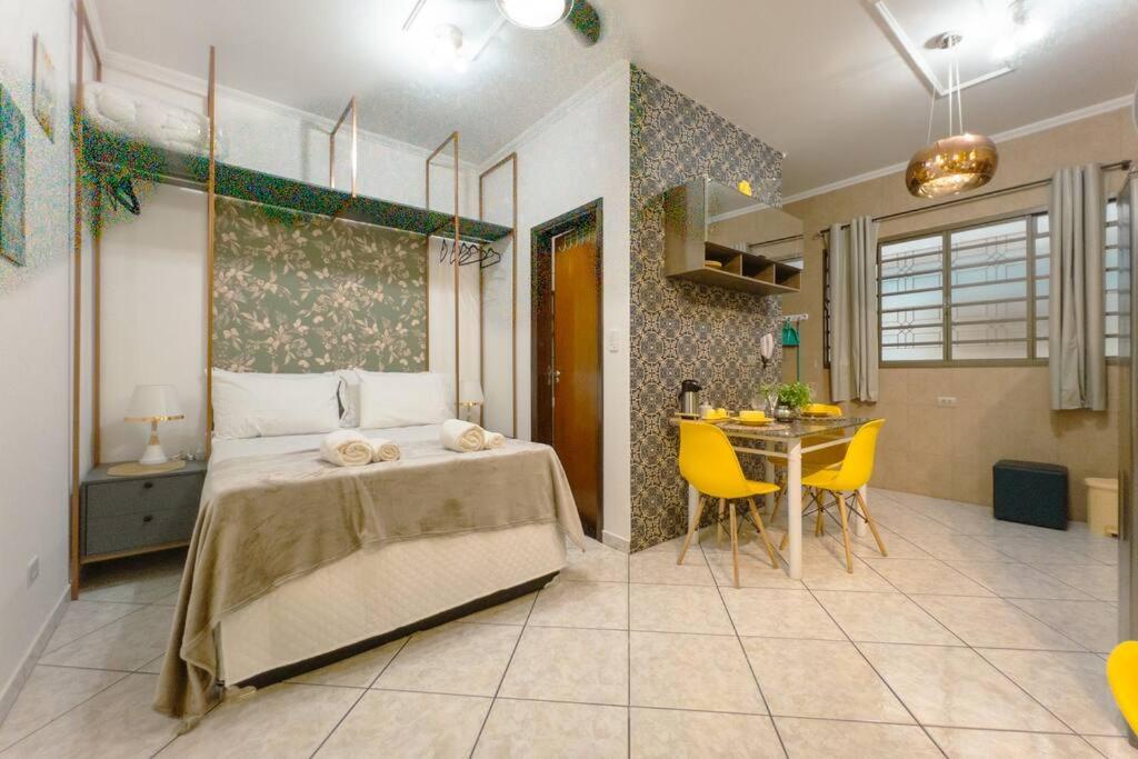 One-Bedroom Apartment photo 1
