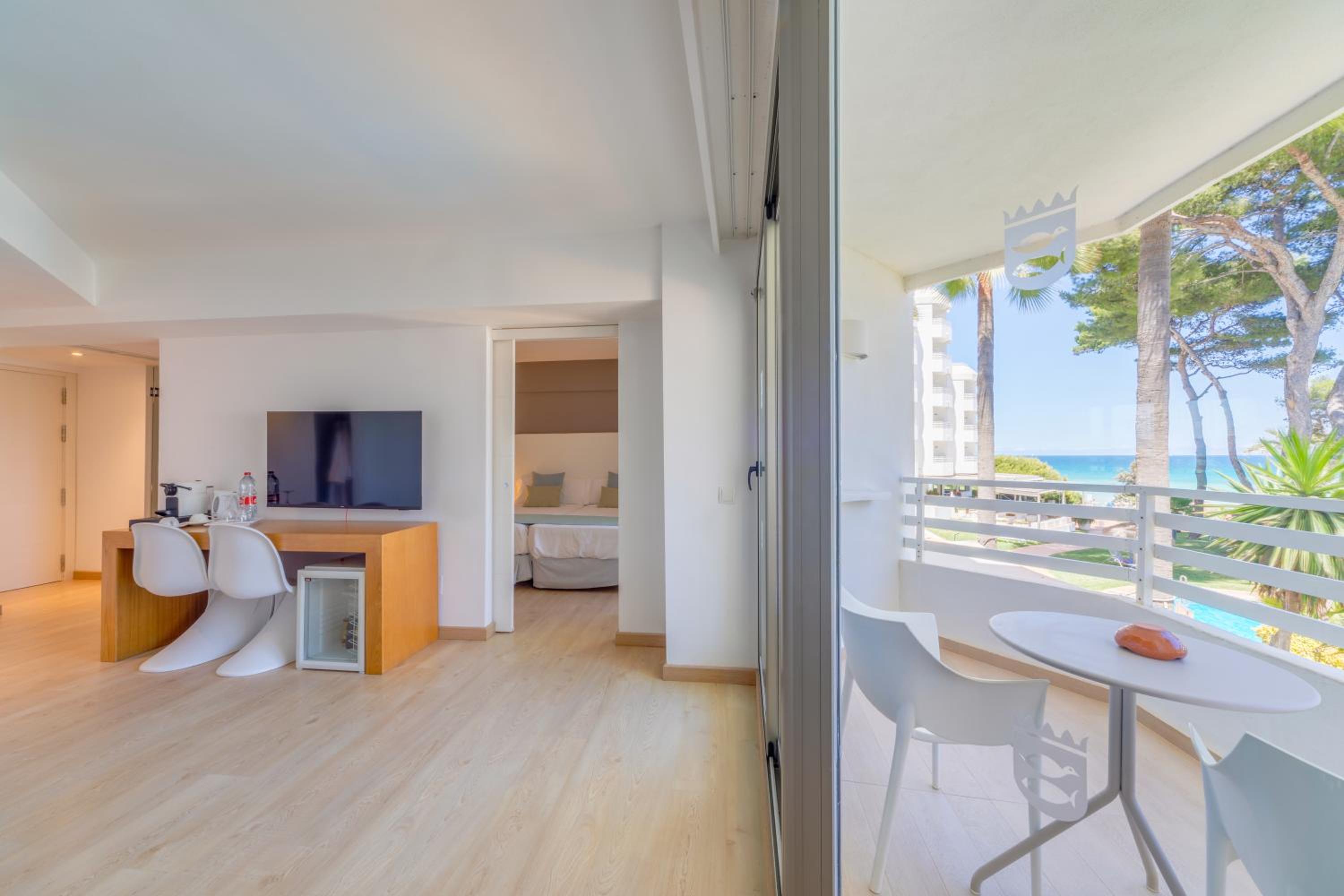 Suite con vista lateral al mar