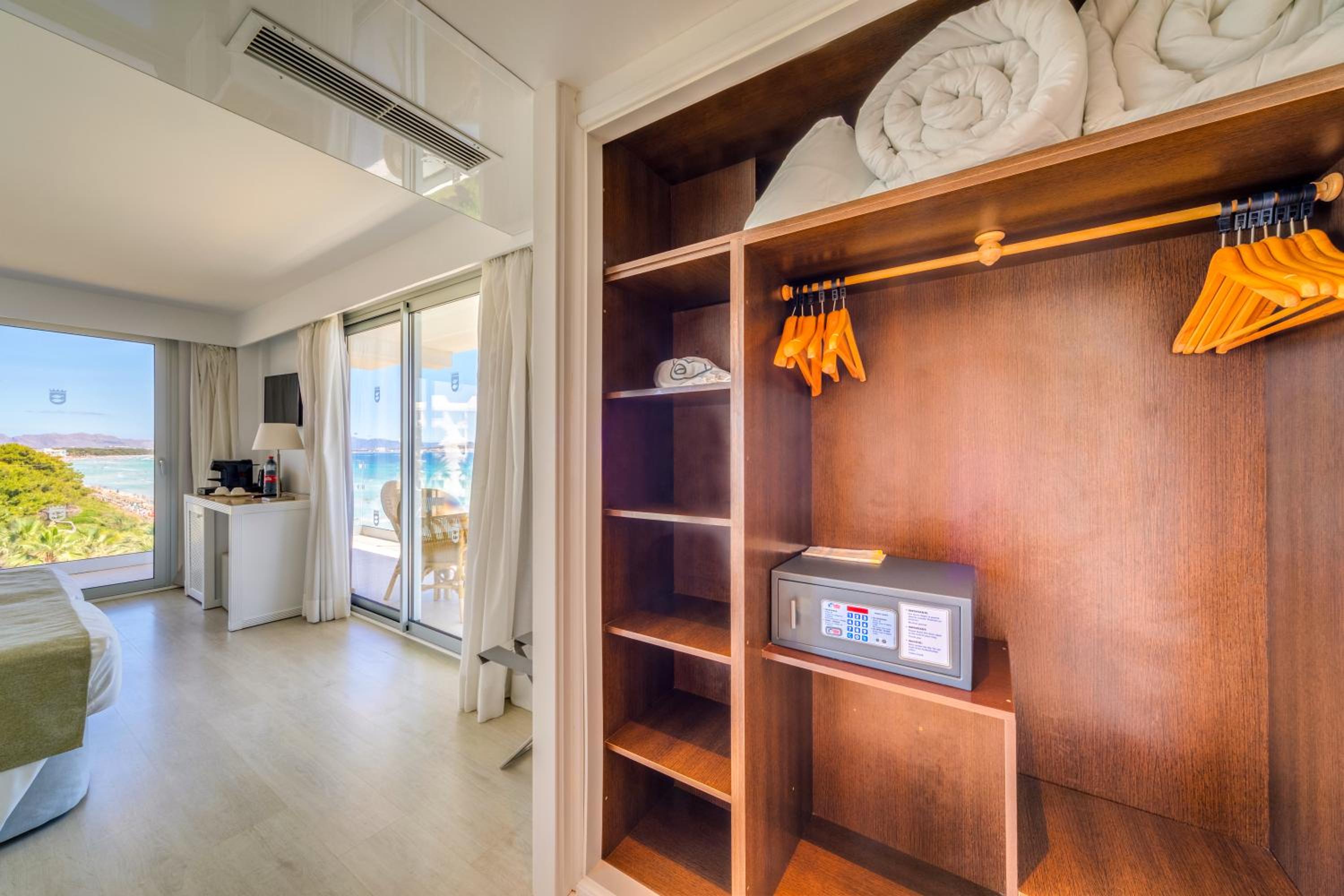 Habitación Doble con Vista Frontal al Mar