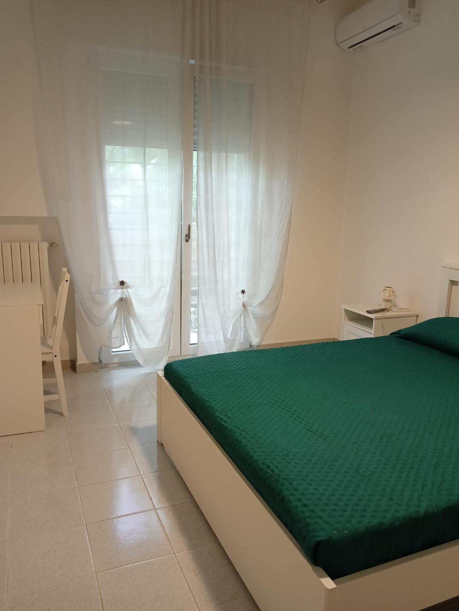Double Room with Shared Bathroom photo 1