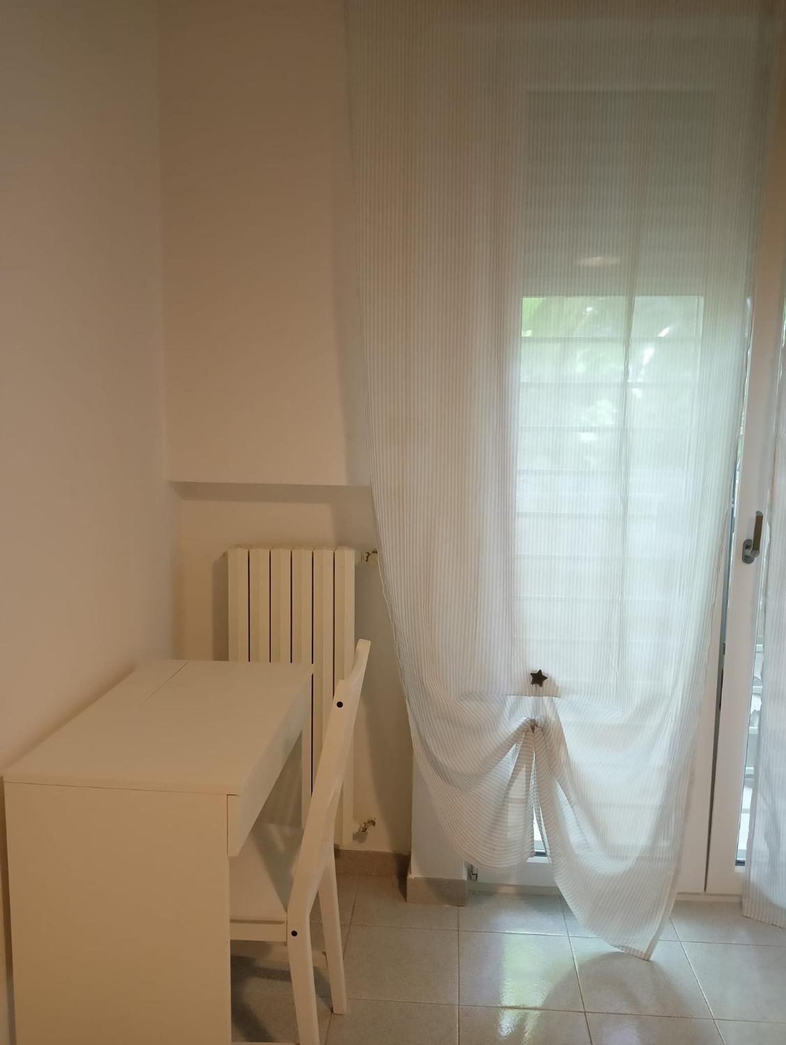 Double Room with Shared Bathroom photo 2