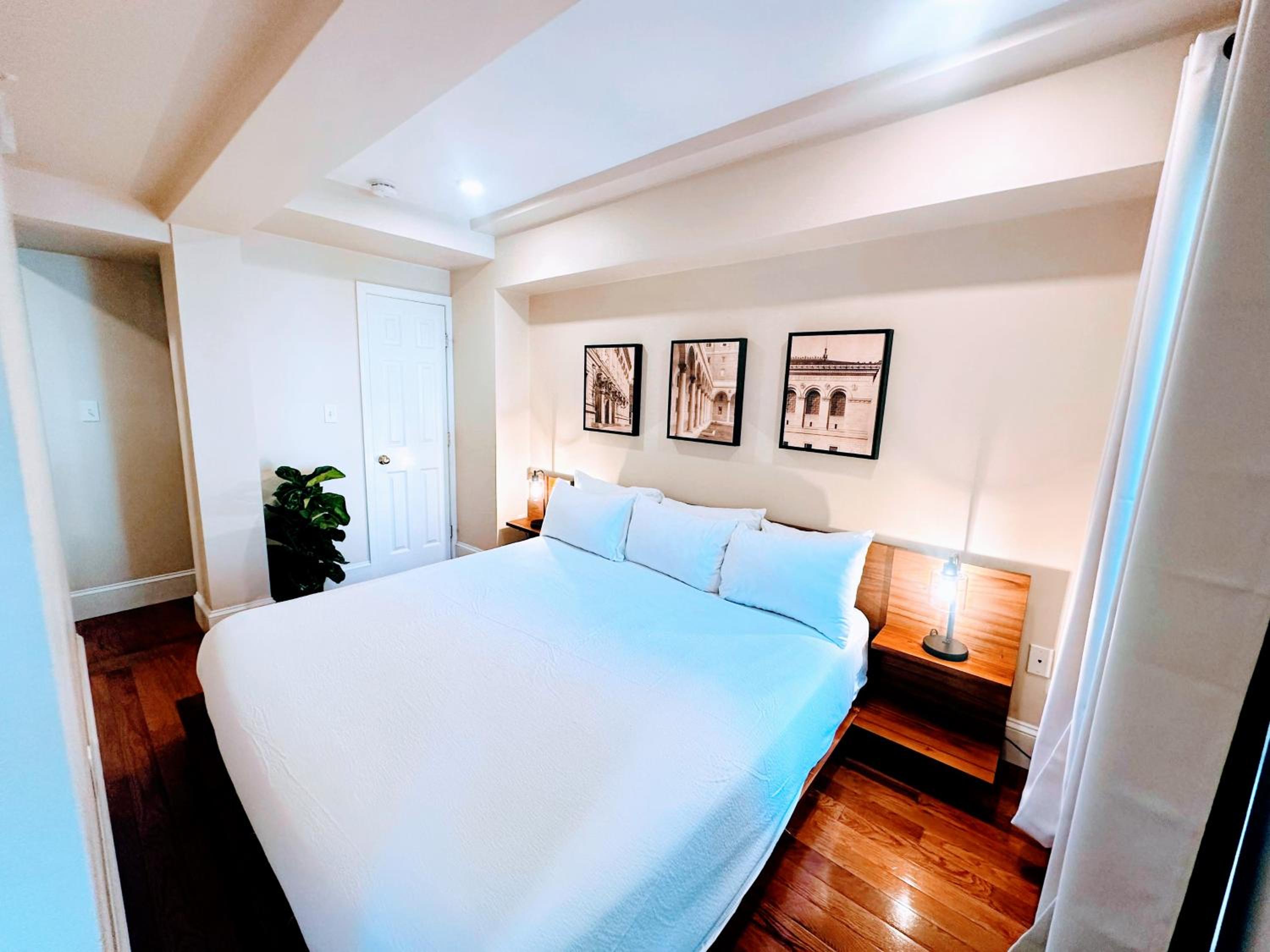 One-Bedroom Suite - Photo 12