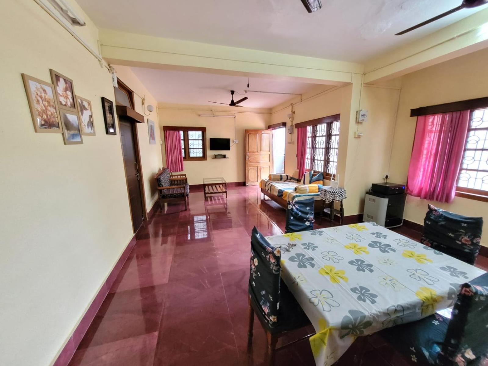 Two-Bedroom House photo 2